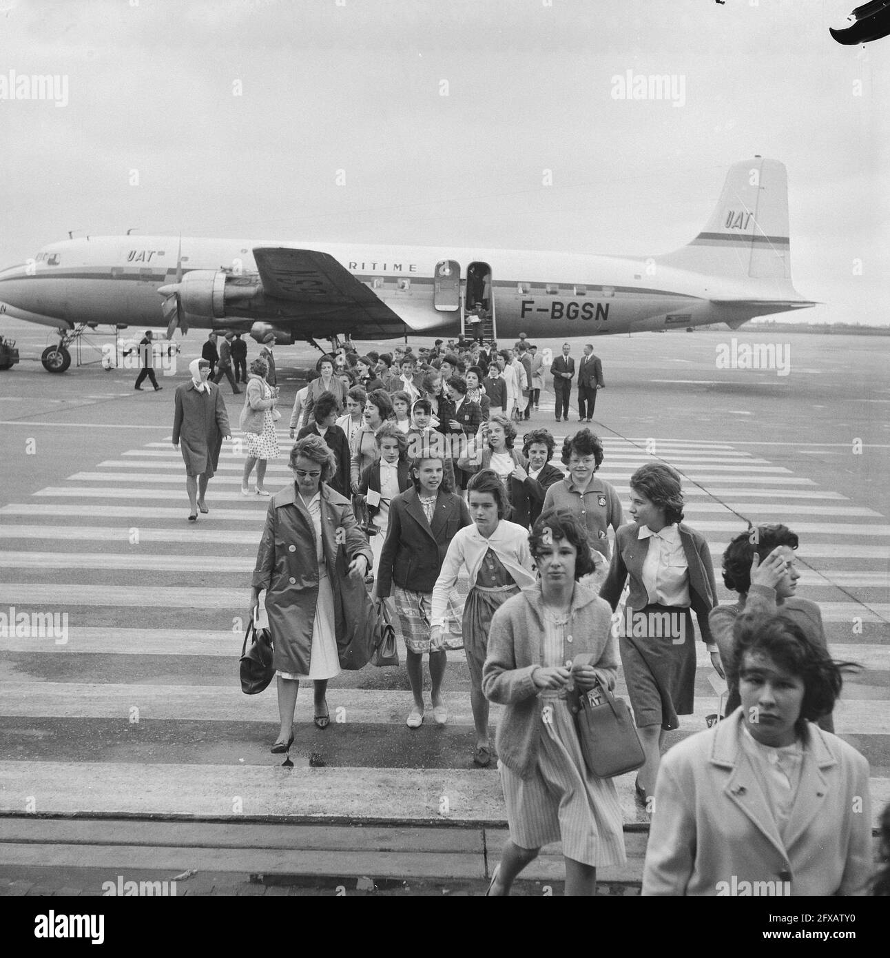 Eintägige Schulreise mit dem Flugzeug für Kinder aus den Pariser Vororten, 19. Juni 1962, Kinder, Flugzeuge, Niederlande, Presseagentur des 20. Jahrhunderts, Foto, Nachrichten zum erinnern, Dokumentarfilm, historische Fotografie 1945-1990, visuelle Geschichten, Menschliche Geschichte des zwanzigsten Jahrhunderts, Momente in der Zeit festzuhalten Stockfoto