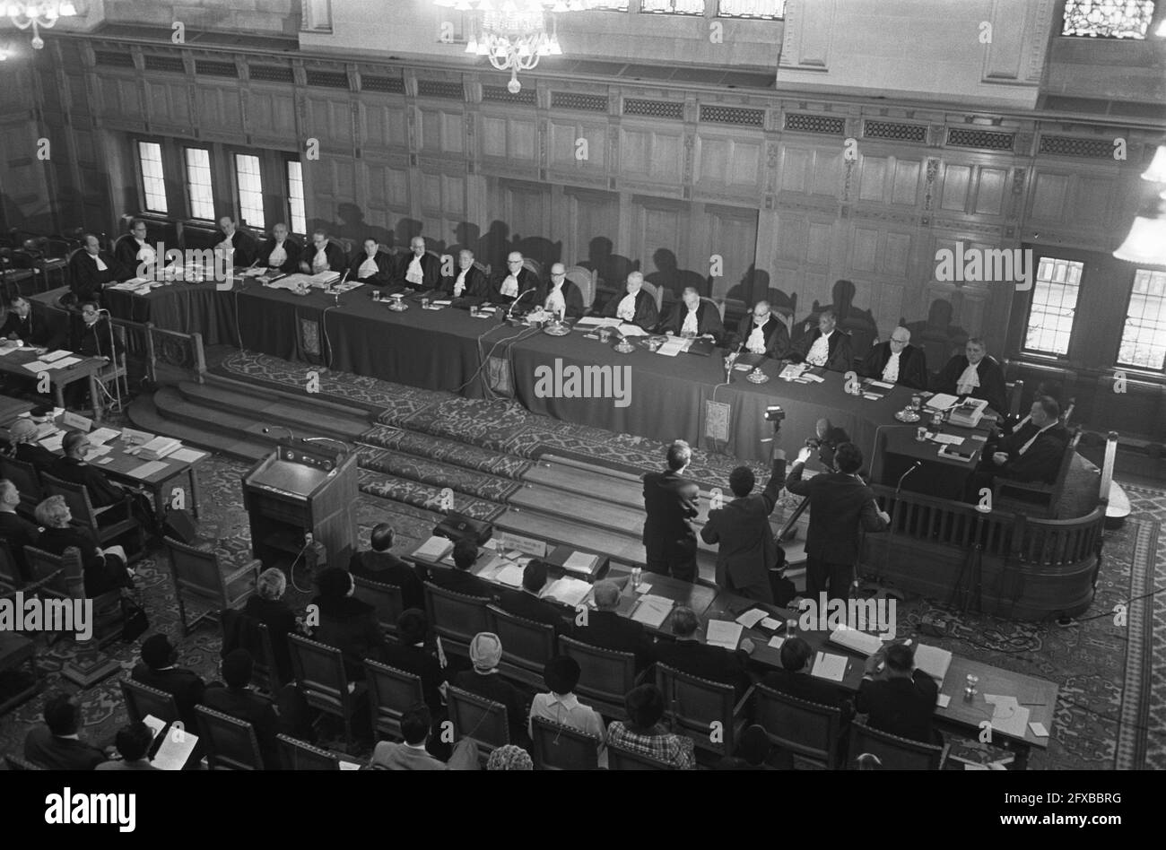 Sitzung des Internationalen Gerichtshofs Abteilung Continental Shelf Nordsee Nr. 1, Prof. Dr. G. Jaenicke ( Westdeutschland ), 23. Oktober 1968, Sitzungen, Übersichten, Gerichtssäle, Niederlande, Foto der Presseagentur des 20. Jahrhunderts, zu erinnerende Nachrichten, Dokumentarfilm, historische Fotografie 1945-1990, visuelle Geschichten, Menschliche Geschichte des zwanzigsten Jahrhunderts, Momente in der Zeit festzuhalten Stockfoto