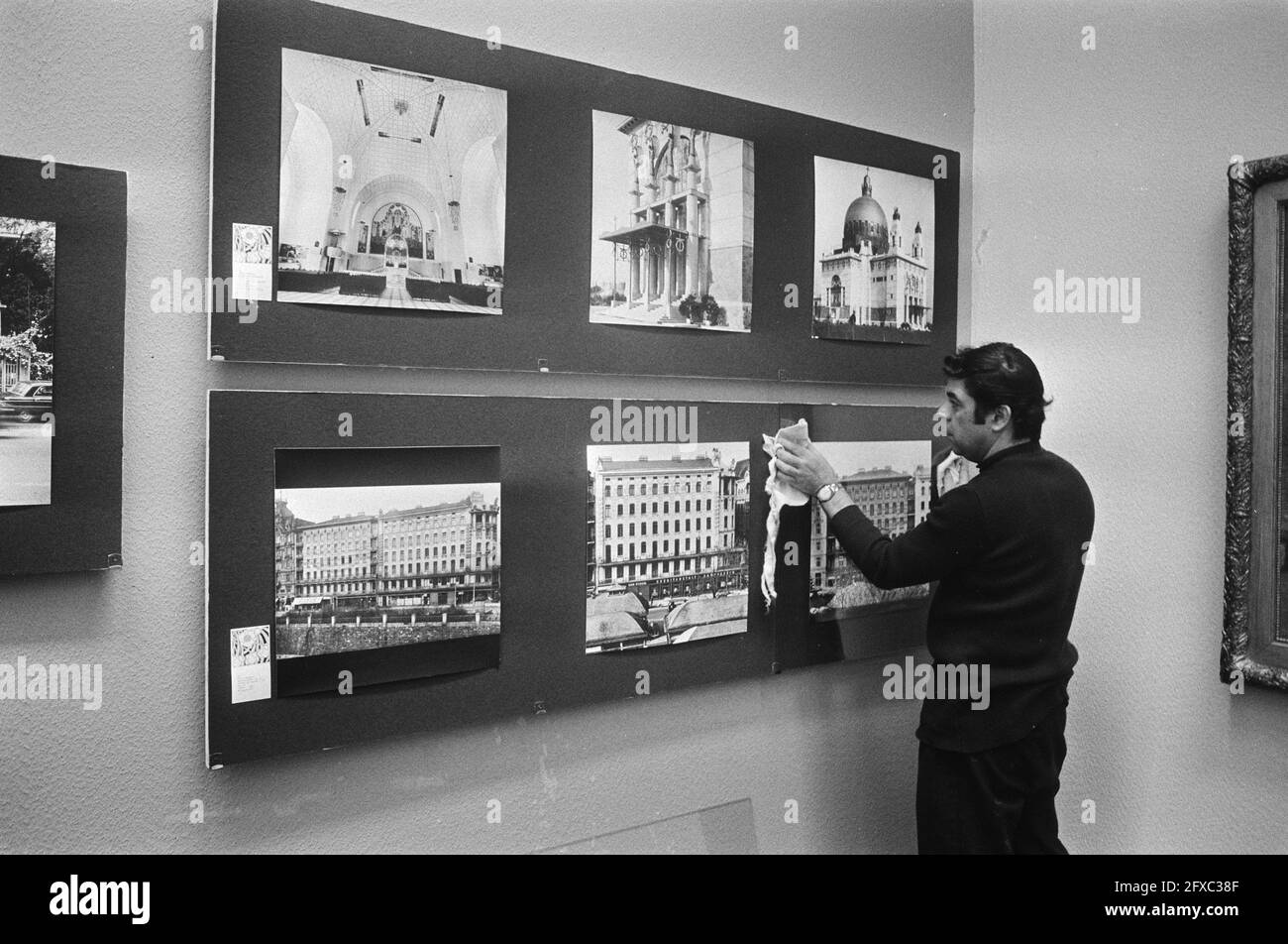 Jugendstil im Van Gogh Museum Amsterdam, ein Modell von Wien in der Ausstellung, 12. März 1975, Exponate, Niederlande, 20. Jahrhundert Presseagentur Foto, Nachrichten zu erinnern, Dokumentarfilm, historische Fotografie 1945-1990, visuelle Geschichten, Menschliche Geschichte des zwanzigsten Jahrhunderts, Momente in der Zeit festzuhalten Stockfoto