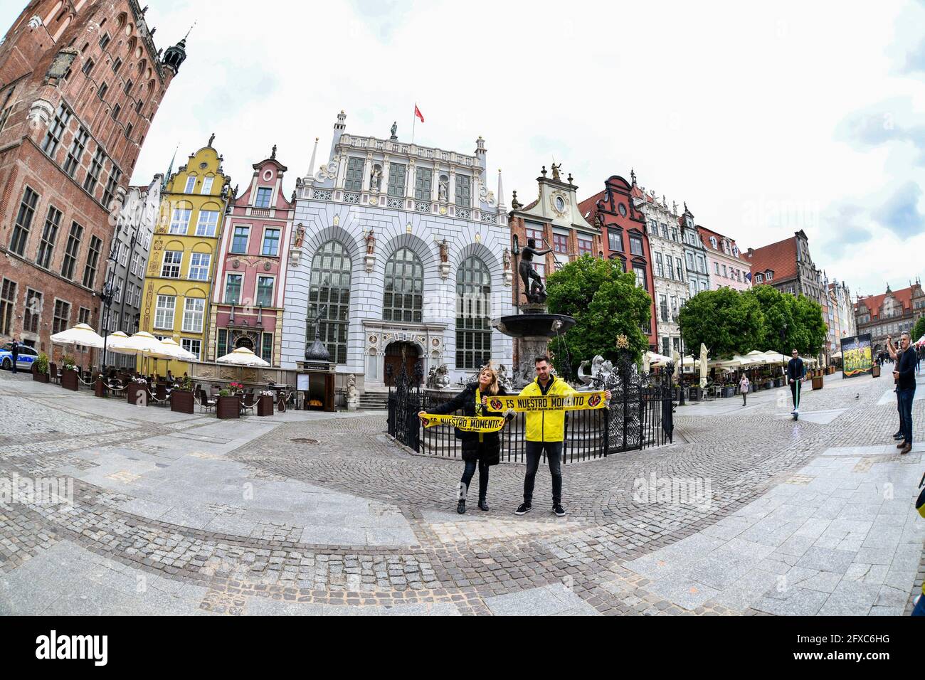 DANZIG, POLEN - 26. MAI: Fans von Villarreal CF während des UEFA Europa League Finales zwischen Villarreal CF und Manchester United im Stadion Energa Danzig am 26. Mai 2021 in Danzig, Polen (Foto: Pablo Morano/Orange Picches) Stockfoto