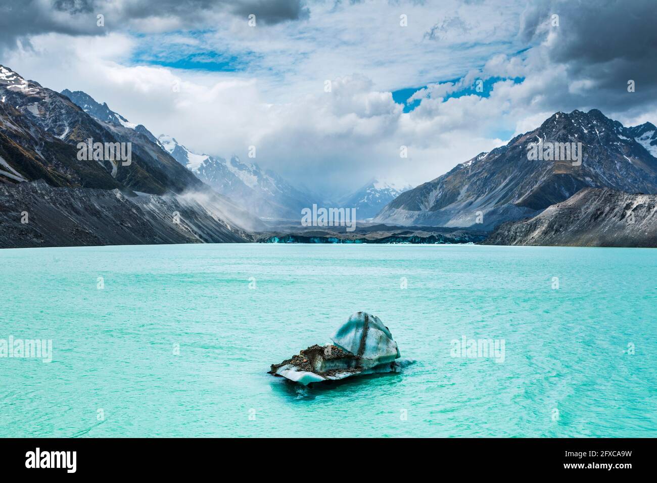 Malerischer Blick auf den türkisfarbenen Tasman Lake Stockfoto