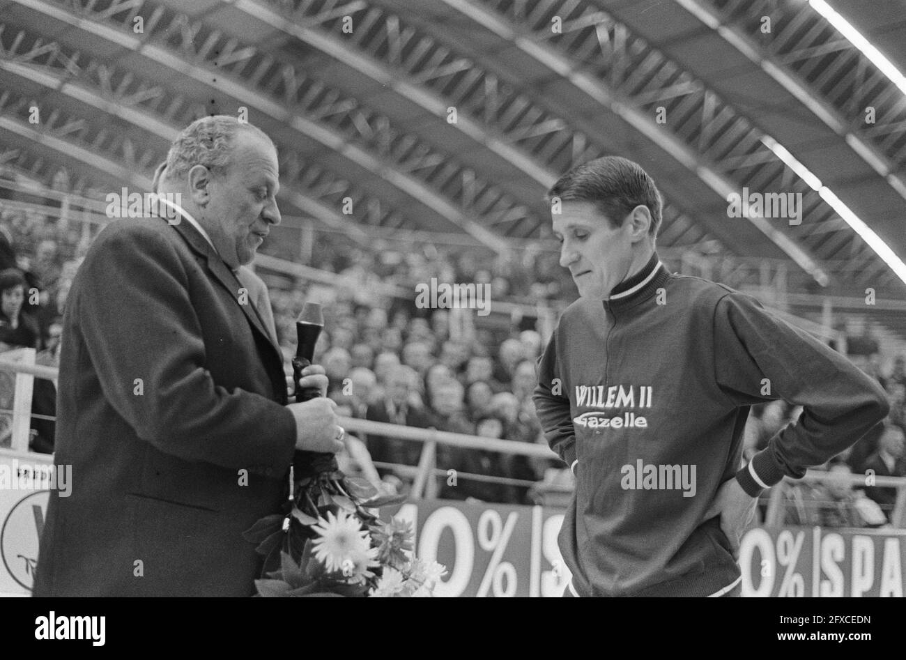 Eröffnung der Winterstrecke in RAI, Kurth Vyth und Peter Post, 11. Dezember 1966, Openings, Niederlande, 20. Jahrhundert Presseagentur Foto, Nachrichten zu erinnern, Dokumentarfilm, historische Fotografie 1945-1990, visuelle Geschichten, Menschliche Geschichte des zwanzigsten Jahrhunderts, Momente in der Zeit festzuhalten Stockfoto