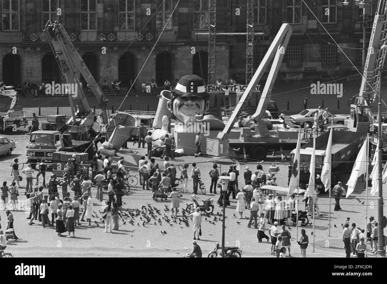 Übersicht Bauriese am Staudamm, 2. Juni 1978, Giants, Bau, Übersichten, Niederlande, Presseagentur des 20. Jahrhunderts, Foto, Nachrichten zum erinnern, Dokumentarfilm, historische Fotografie 1945-1990, visuelle Geschichten, Menschliche Geschichte des zwanzigsten Jahrhunderts, Momente in der Zeit festzuhalten Stockfoto