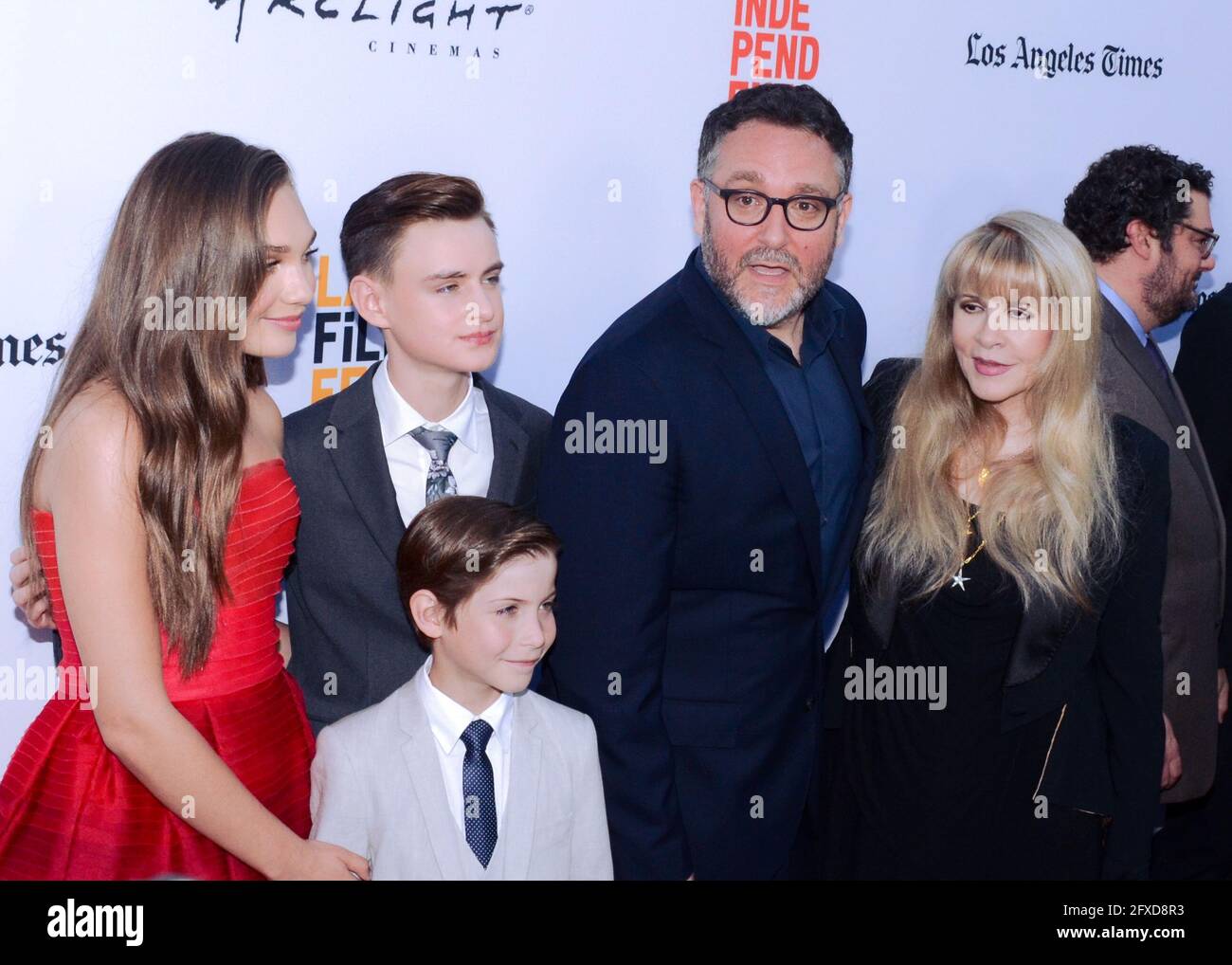 14. Juni 2017, Culver City, Kalifornien, USA: Maddie Ziegler, Jacob Tremblay, Jaeden Lieberher, Colin Trevorrow und Stevie Nicks nehmen an der Eröffnungsabendpremiere von Focus Features' ''The Book of Henry'' während des Los Angeles Film Festivals 2017 Teil. (Bild: © Billy Bennight/ZUMA Wire) Stockfoto