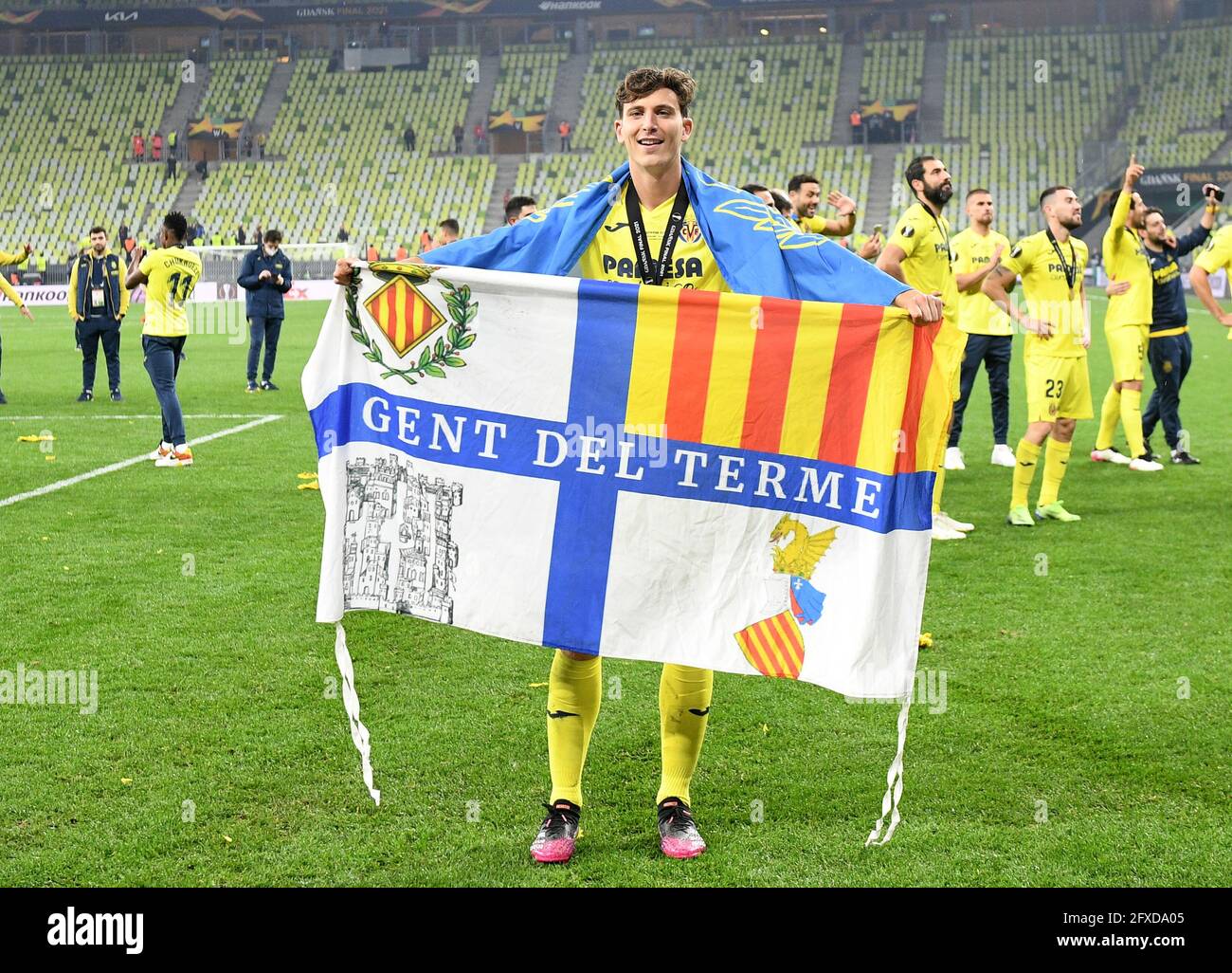 Pau Torres von Villarreal feiert nach dem Finale der UEFA Europa League im Danziger Stadion in Polen. Bilddatum: Mittwoch, 26. Mai 2021. Stockfoto