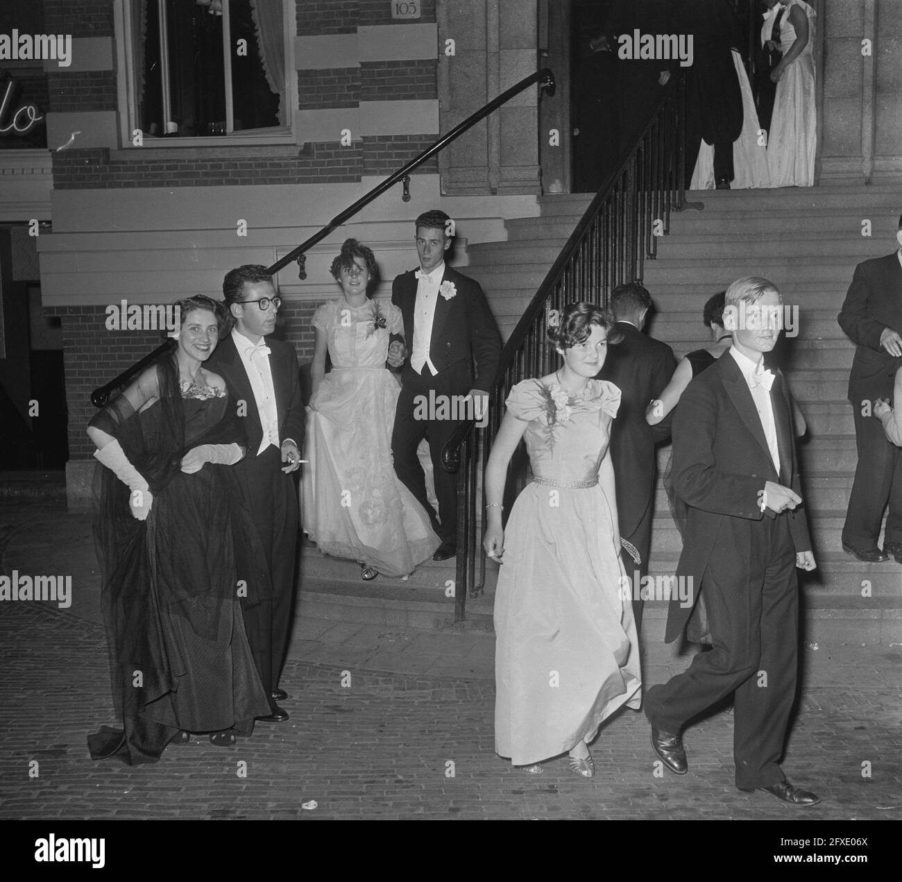 Studentenball in Lido Amsterdam, 1. Juli 1952, Studentenball, Niederlande, 20. Jahrhundert Presseagentur Foto, Nachrichten zu erinnern, Dokumentarfilm, historische Fotografie 1945-1990, visuelle Geschichten, Menschliche Geschichte des zwanzigsten Jahrhunderts, Momente in der Zeit festzuhalten Stockfoto