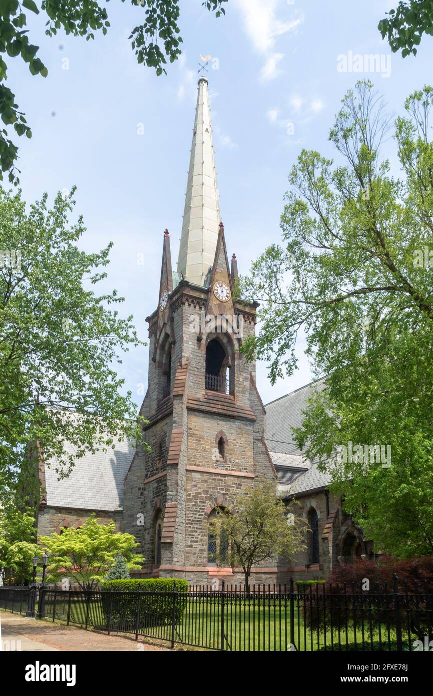 Schenectady, NY - USA - 22. Mai 2021: Blick auf die erste reformierte Kirche von Schenectady, die sich in der North Church Street 8 im historischen Stockade District befindet Stockfoto