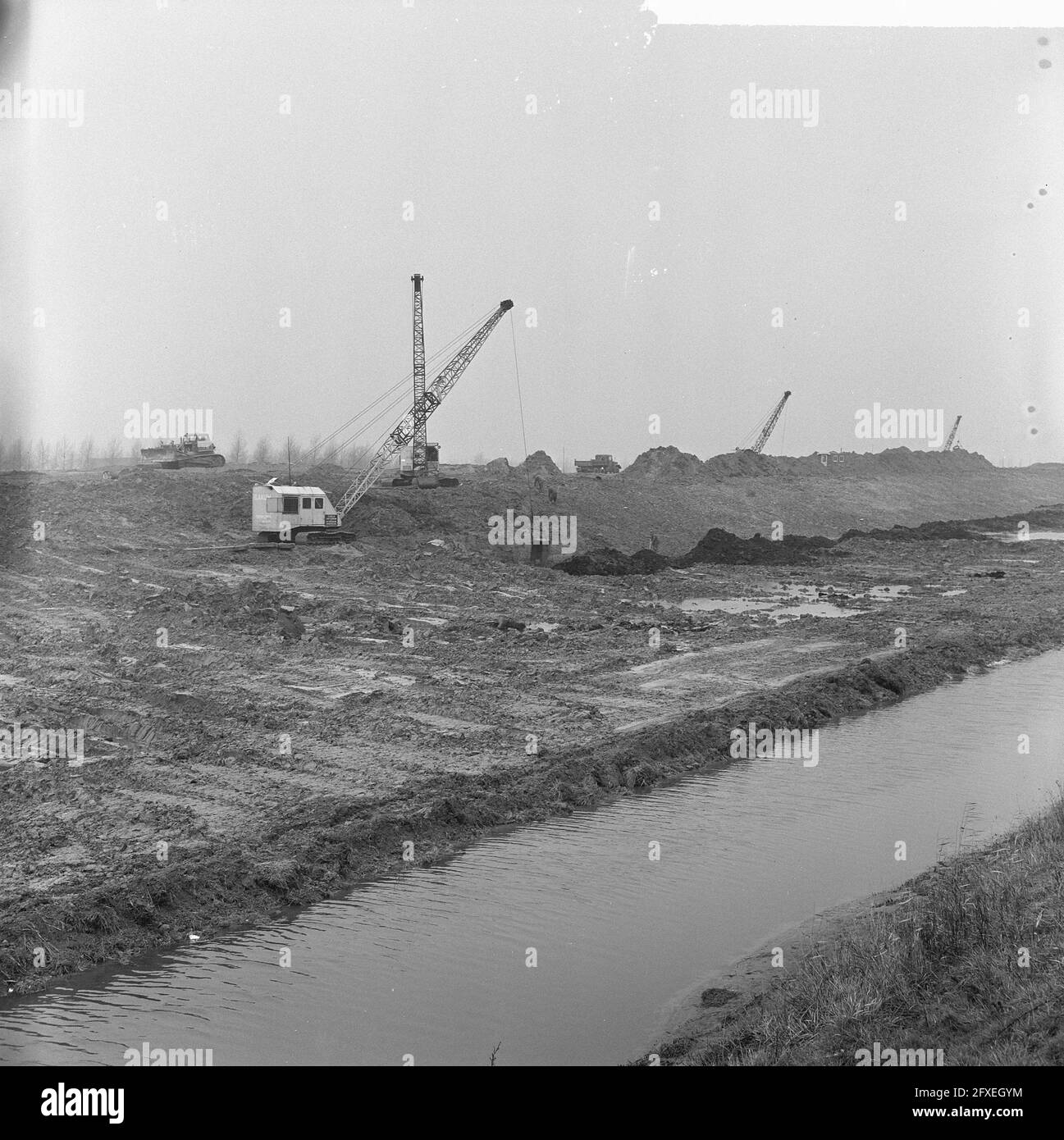 Terneuzen alte Schleuse, Grabungskanal von Gent nach Terneuzen, Arbeit, 30. Januar 1964, Arbeit, Kanäle, Niederlande, Foto der Presseagentur des 20. Jahrhunderts, Nachrichten zum erinnern, Dokumentarfilm, historische Fotografie 1945-1990, visuelle Geschichten, Menschliche Geschichte des zwanzigsten Jahrhunderts, Momente in der Zeit festzuhalten Stockfoto