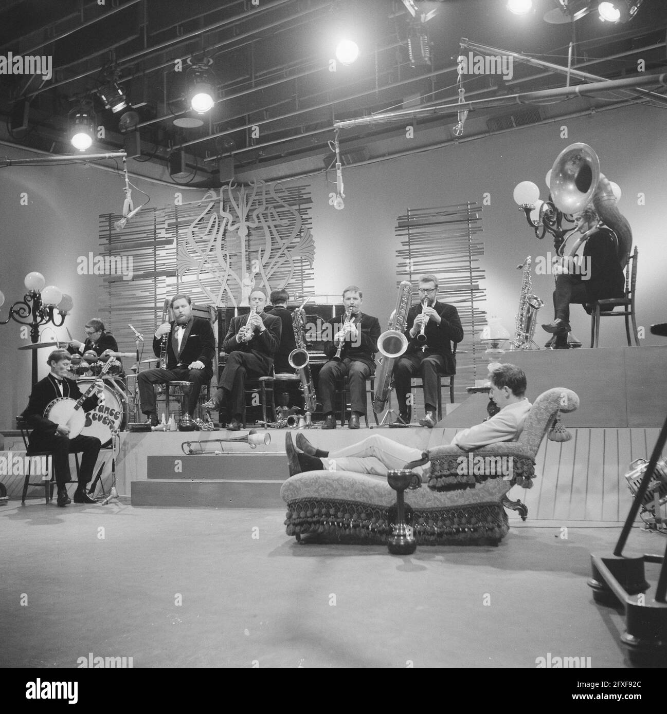 TV Meet the Band, The Temperance Seven, 6. August 1962, Niederlande, 20. Jahrhundert Presseagentur Foto, Nachrichten zu erinnern, Dokumentarfilm, historische Fotografie 1945-1990, visuelle Geschichten, Menschliche Geschichte des zwanzigsten Jahrhunderts, Momente in der Zeit festzuhalten Stockfoto