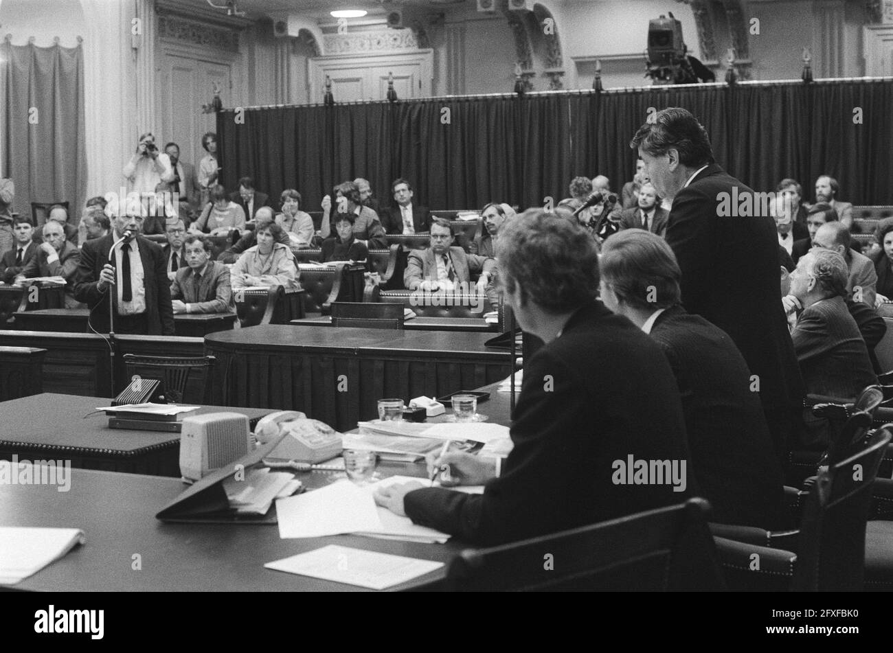 Unterhaus, allgemeine Überlegungen; Übersicht, Den Uyl Fragen Lubbers, 10. Oktober 1984, Überlegungen, Niederlande, Foto der Presseagentur des 20. Jahrhunderts, Nachrichten zu erinnern, Dokumentarfilm, historische Fotografie 1945-1990, visuelle Geschichten, Menschliche Geschichte des zwanzigsten Jahrhunderts, Momente in der Zeit festzuhalten Stockfoto Unterhaus, allgemeine Überlegungen; Übersicht, Den Uyl Fragen Lubbers, 10. Oktober 1984, Überlegungen, Niederlande, Foto der Presseagentur des 20. Jahrhunderts, Nachrichten zu erinnern, Dokumentarfilm, historische Fotografie 1945-1990, visuelle Geschichten, Menschliche Geschichte des zwanzigsten Jahrhunderts, Momente in der Zeit festzuhalten Stockfoto
