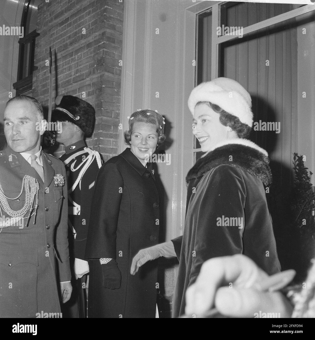 Königin Elisabeth im Amstel Hotel, 1. Mai 1962, Niederlande, Presseagentur des 20. Jahrhunderts, Foto, Nachrichten zum erinnern, Dokumentarfilm, historische Fotografie 1945-1990, visuelle Geschichten, Menschliche Geschichte des zwanzigsten Jahrhunderts, Momente in der Zeit festzuhalten Stockfoto