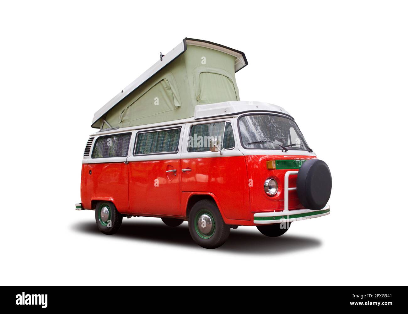 Orange VW T2 van Camper Seitenansicht isoliert auf weiß Hintergrund Stockfoto