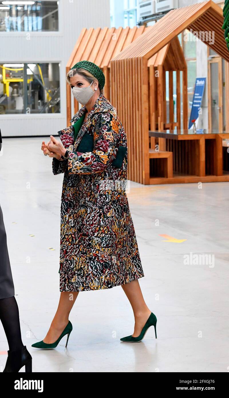 Königin Maxima aus den Niederlanden trifft am 27. Mai 2021 auf dem Brightlands Campus Greenport in Venlo ein, um zu einem regionalen Besuch in Nord-Limburg auf dem Campus gesunde und sichere Lebensmittel, zukünftige Landwirtschaft und die Bio-Kreislaufwirtschaft zu erforschen. Foto: Albert Nieboer/Niederlande OUT/Point de Vue OUT Stockfoto