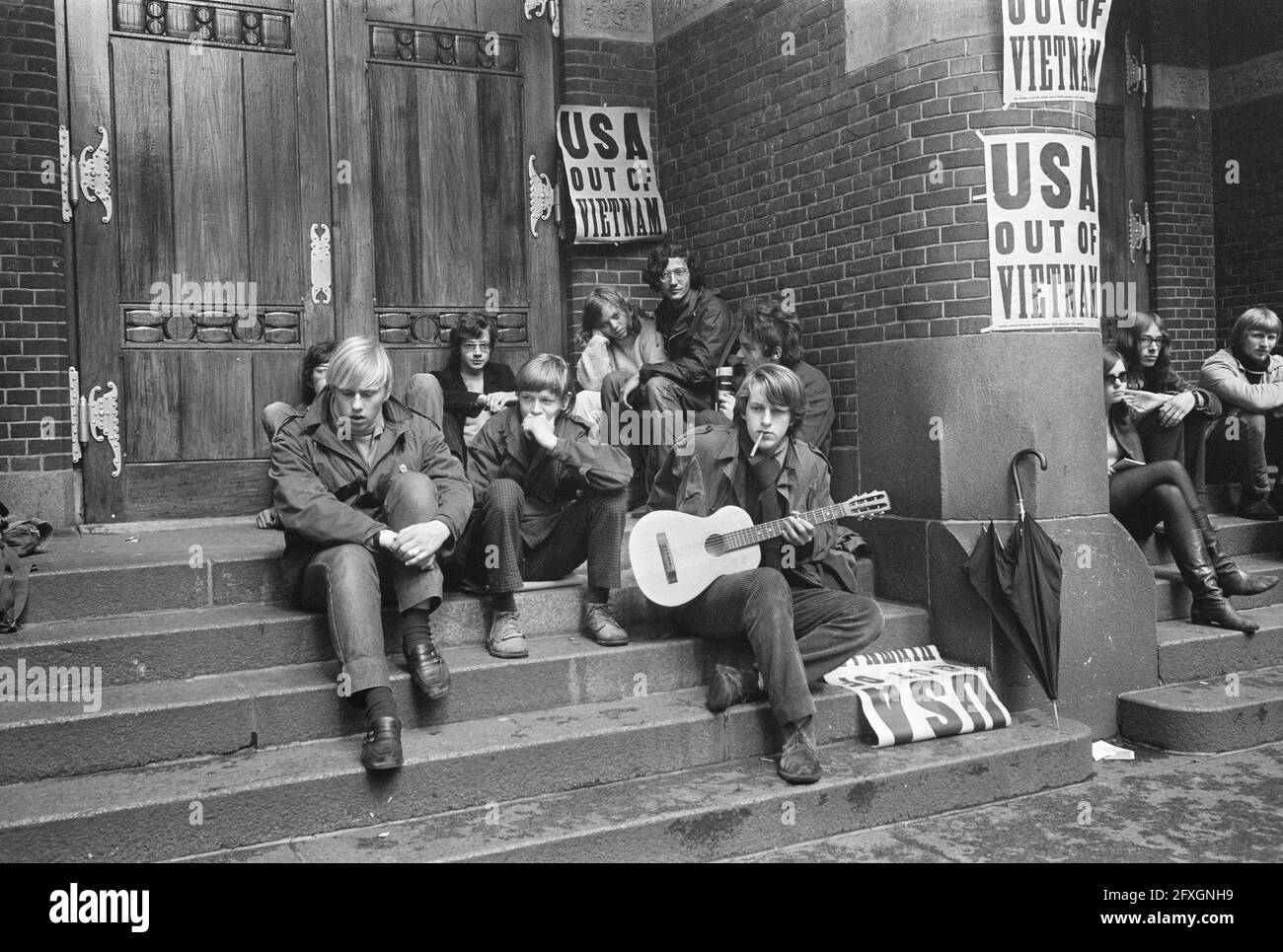 Vietnam-Demonstration, 18. Mai 1968, Demonstrationen, Niederlande, 20. Jahrhundert Presseagentur Foto, Nachrichten zu erinnern, Dokumentarfilm, historische Fotografie 1945-1990, visuelle Geschichten, Menschliche Geschichte des zwanzigsten Jahrhunderts, Momente in der Zeit festzuhalten Stockfoto