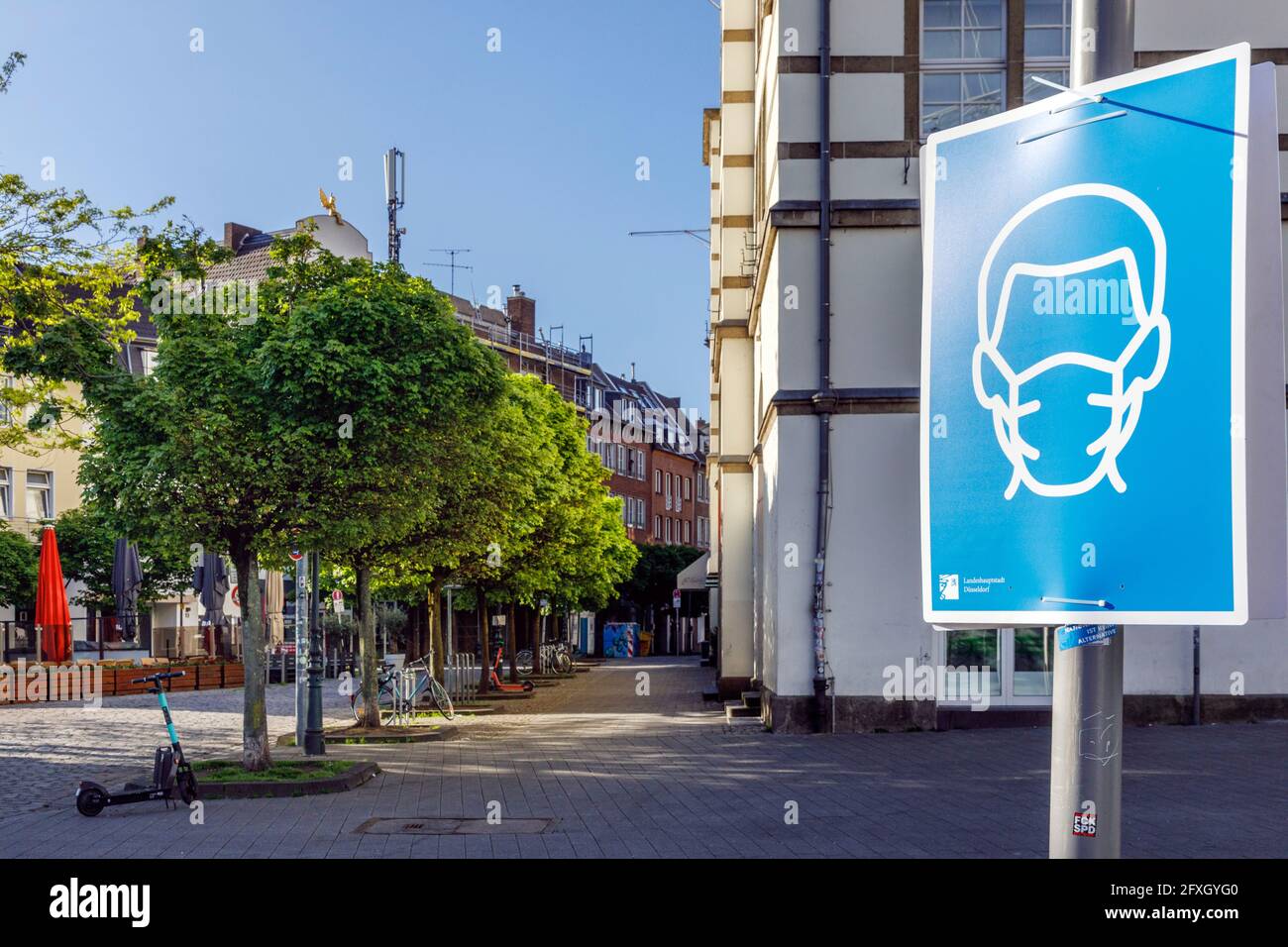 Maske im Stadtzentrum obligatorisch Stockfoto