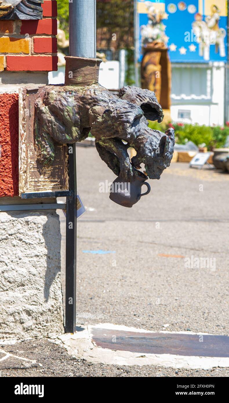 Opishnya, Region Poltava, Ukraine - 16. Mai 2021: Nationales Museum Opishnya-Reserve der ukrainischen Keramik. Opishnya ist die Töpferhauptstadt der Ukraine Stockfoto