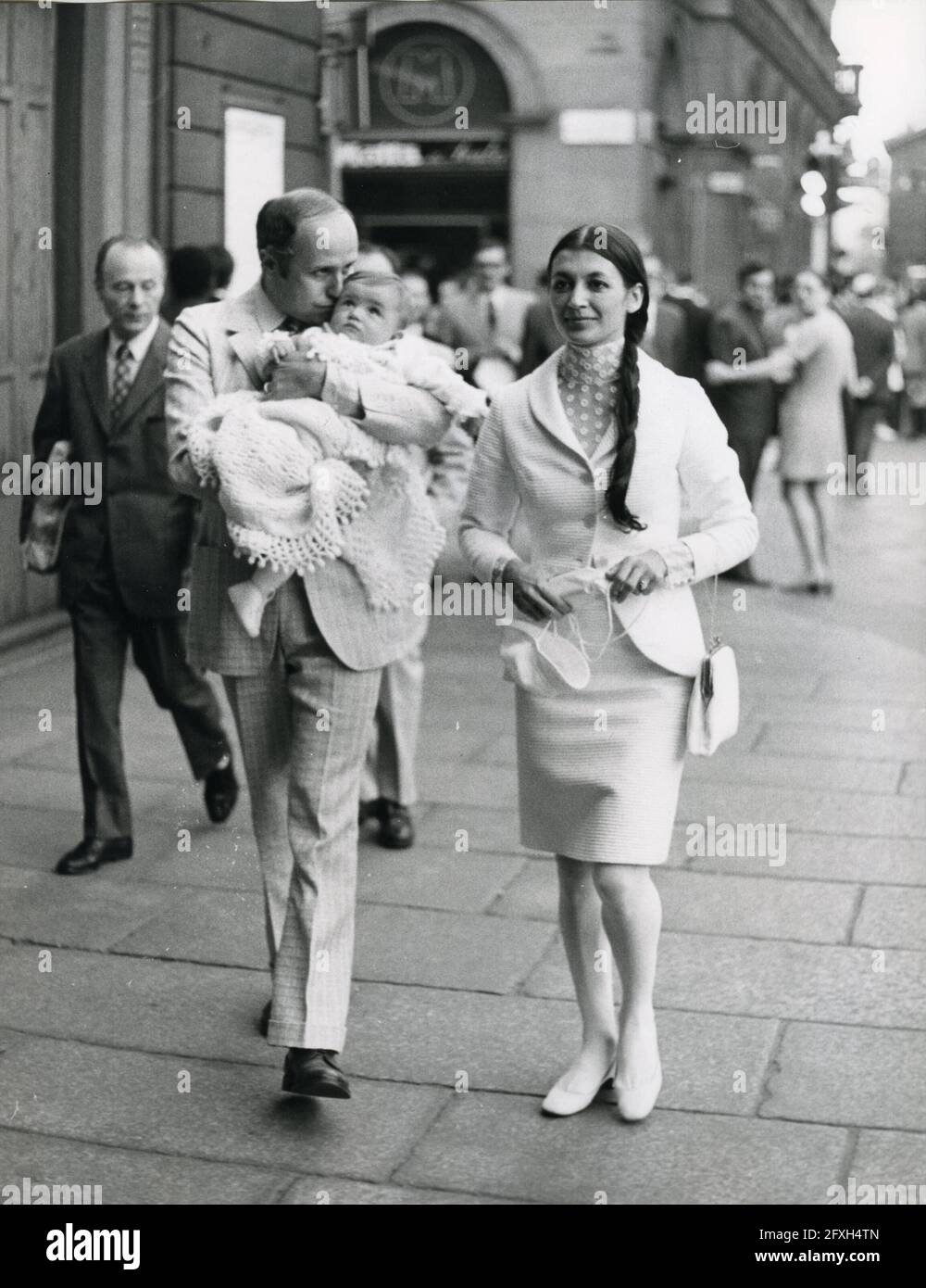 Fotorepertoire, Italien. Mai 2021. ** SONDERGEBÜHR ** ** SONDERGEBÜHR ** CARLA FRACCI MIT IHREM MANN BEPPE MENEGATTI UND DEM KLEINEN FRANCESCO (MAILAND - 1969-09-10, GIACOMINO FOTO) ps das Foto kann in Übereinstimmung mit dem Kontext verwendet werden, in dem es aufgenommen wurde, Und ohne die diffamierende Absicht der Anstand der Menschen vertreten (Foto-Repertoire - 2021-05-27, GIACOMINO FOTO) p.s. la foto e' utilizzabile nel rispetto del contesto in cui e' stata scattata, e senza intento diffamatorio del decoro delle persone rappresentate Kredit: Unabhängige Fotoagentur/Alamy Live News Stockfoto