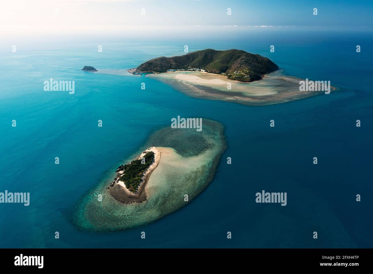 Luftaufnahme der berühmten Hayman Island und Black Island vor dem Hotel. Stockfoto