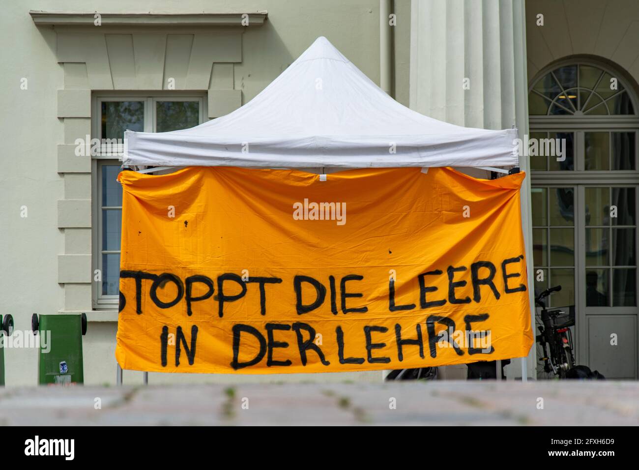 05.12.2021 am bundesweiten Aktionstag in Oldenburg protestierten Studierende für EINE besser finanzierte Universität. Stockfoto