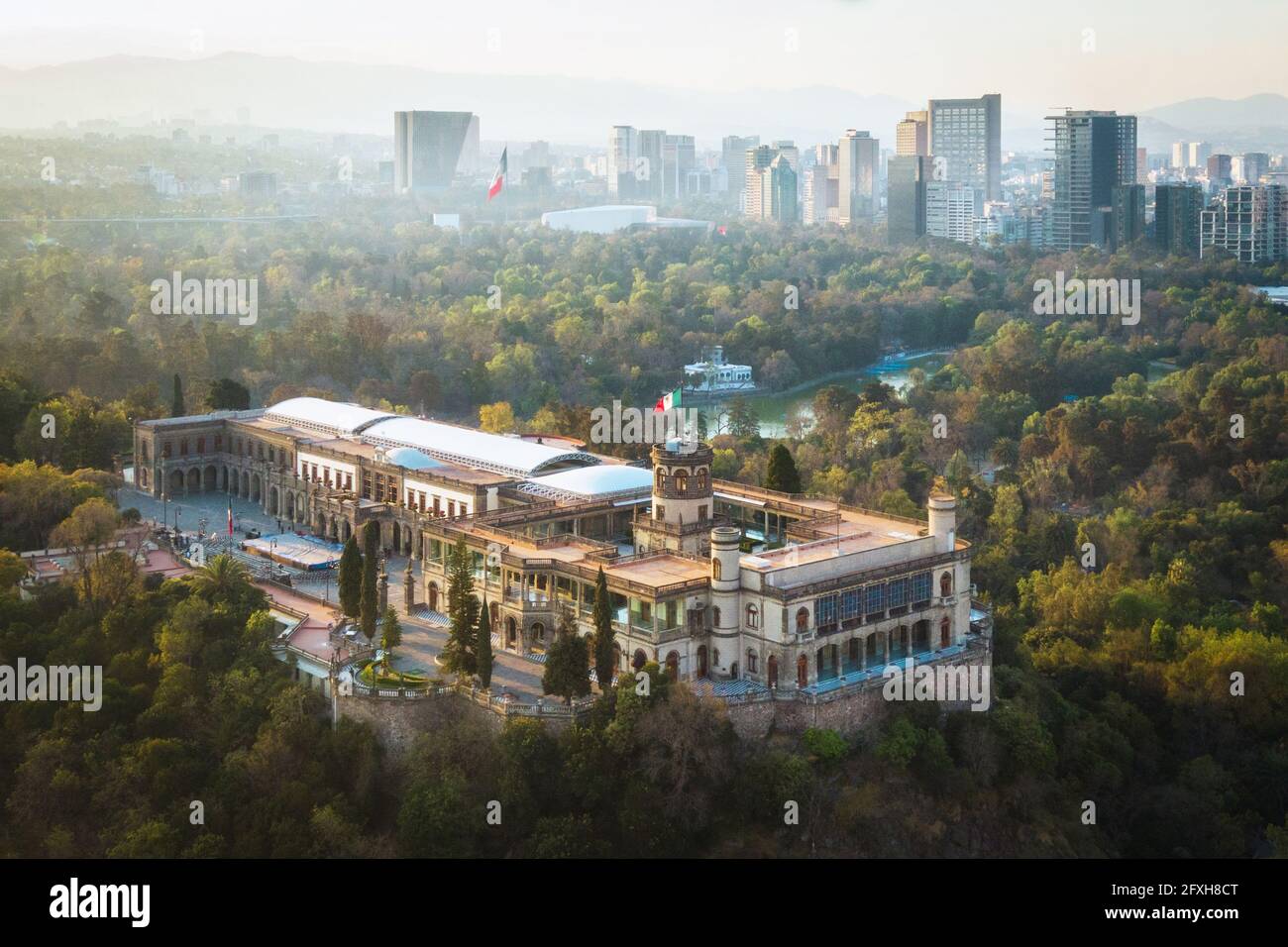 Luftaufnahme der Burg Chapultepec (spanisch: Castillo de Chapultepec) in Mexiko-Stadt, Mexiko. Stockfoto