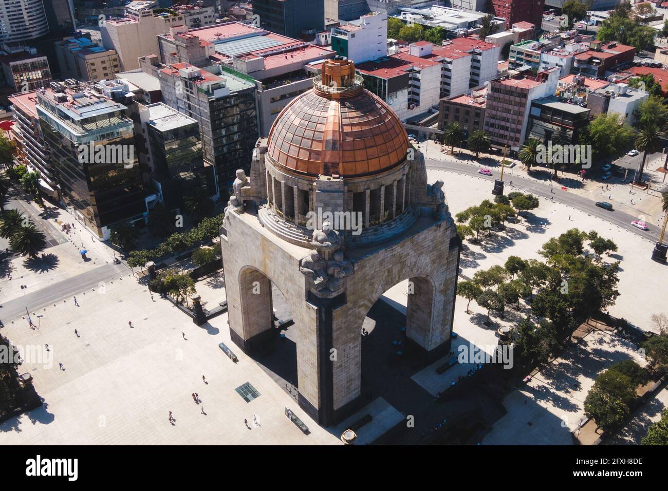 Tagesansicht des historischen Denkmals der Revolution am Platz der Republik in Mexiko-Stadt, Mexiko. Stockfoto