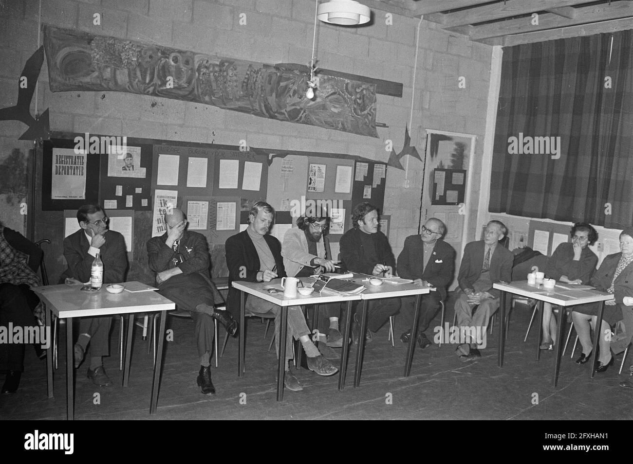 Informationsabend über die Volkszählung im Pijp, Amsterdam, 18. Februar 1971, Niederlande, 20. Jahrhundert Presseagentur Foto, Nachrichten zu erinnern, Dokumentarfilm, historische Fotografie 1945-1990, visuelle Geschichten, Menschliche Geschichte des zwanzigsten Jahrhunderts, Momente in der Zeit festzuhalten Stockfoto