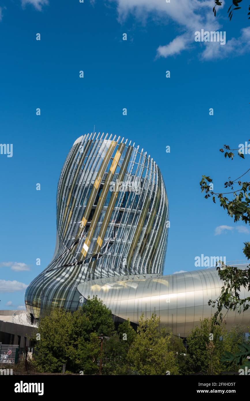 FRANKREICH. GIRONDE (33) BORDEAUX. DIE NEUE CITE DU VIN, GEBAUT VON ANOUK LEGENDRE UND XAVIER DESMAZIERES, AUS DER STUDIE VON XTU ARCHITEKTEN, HAT DIE 3 ERÖFFNET Stockfoto