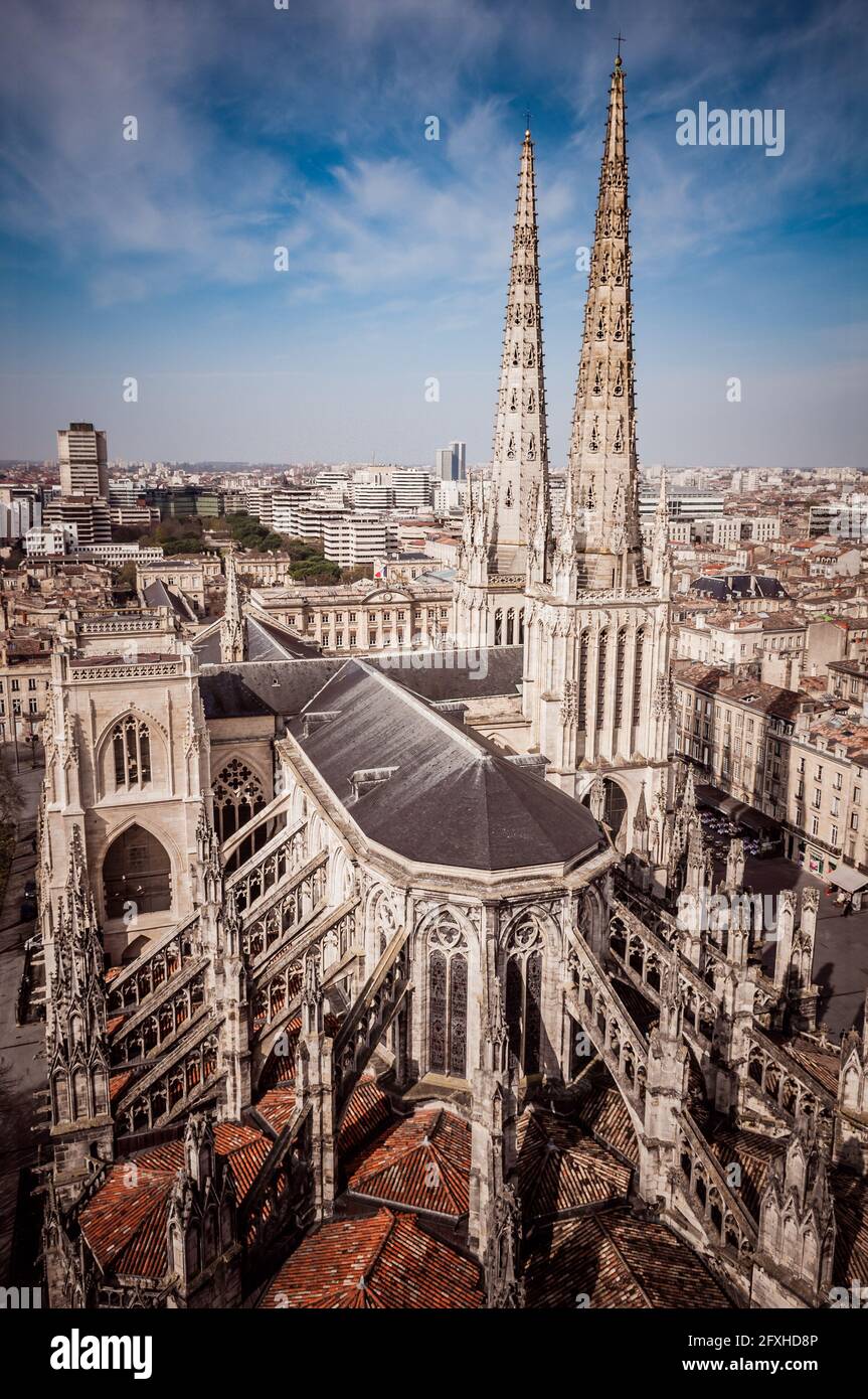 FRANKREICH. GIRONDE (33), BORDEAUX, LUFTAUFNAHME DER KATHEDRALE ST-ANDRE IN BORDEAUX Stockfoto