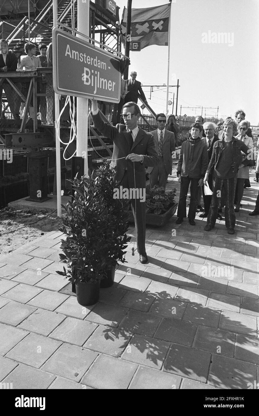 Der Ratsherrn Brautigam enthüllt NS-Zeichen, 21. Mai 1971, Enthüllungen, Eröffnungen, Sender, Ratsvertreter, Niederlande, Foto der Presseagentur des 20. Jahrhunderts, zu erinnerende Nachrichten, Dokumentation, historische Fotografie 1945-1990, visuelle Geschichten, Menschliche Geschichte des zwanzigsten Jahrhunderts, Momente in der Zeit festzuhalten Stockfoto