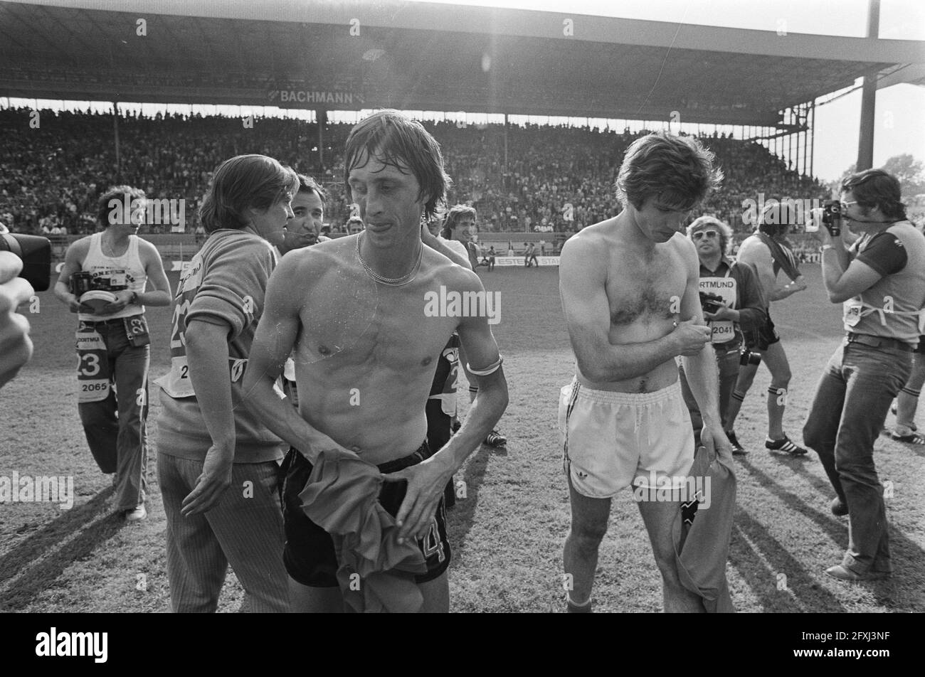 WM 74 Dortmund, Niederlande / Bulgarien 4-1; einschließlich Cruijff danach, 23. Juni 1974, Sport, Fußball, Weltmeisterschaft, Niederlande, Foto der Presseagentur des 20. Jahrhunderts, zu erinnerende Nachrichten, Dokumentation, historische Fotografie 1945-1990, visuelle Geschichten, Menschliche Geschichte des zwanzigsten Jahrhunderts, Momente in der Zeit festzuhalten Stockfoto