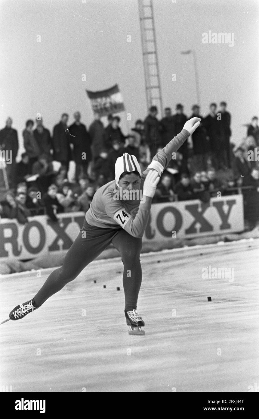 Eisschnelllauf-Weltmeisterschaft in Deventer Damen, 18. Februar 1967, Schlittschuhlaufen, Sport, Niederlande, Presseagentur des 20. Jahrhunderts, Foto, Nachrichten zum erinnern, Dokumentarfilm, historische Fotografie 1945-1990, visuelle Geschichten, Menschliche Geschichte des zwanzigsten Jahrhunderts, Momente in der Zeit festzuhalten Stockfoto