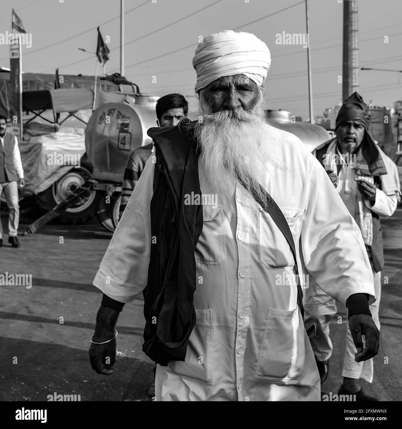 Gazipur, Delhi, Indien – 25 2020. Dezember: Indische Sikh- und Hindu-Bauern aus Punjab, Uttar Pradesh und Uttarakhand protestieren an der Grenze zu Delhi Stockfoto