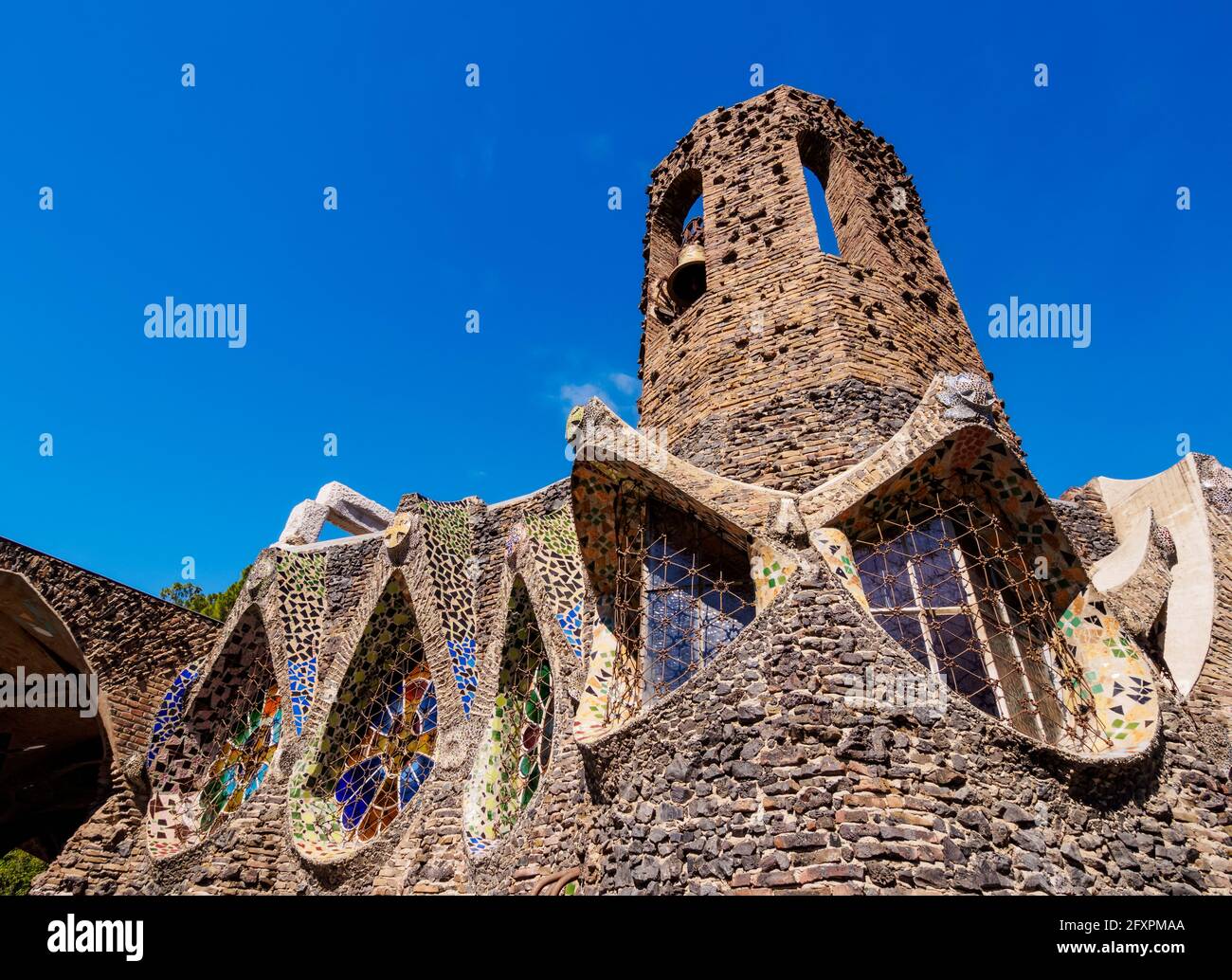 Unvollendete Antoni Gaudi-Kirche, UNESCO-Weltkulturerbe, Colonia Guell, Katalonien, Spanien, Europa Stockfoto