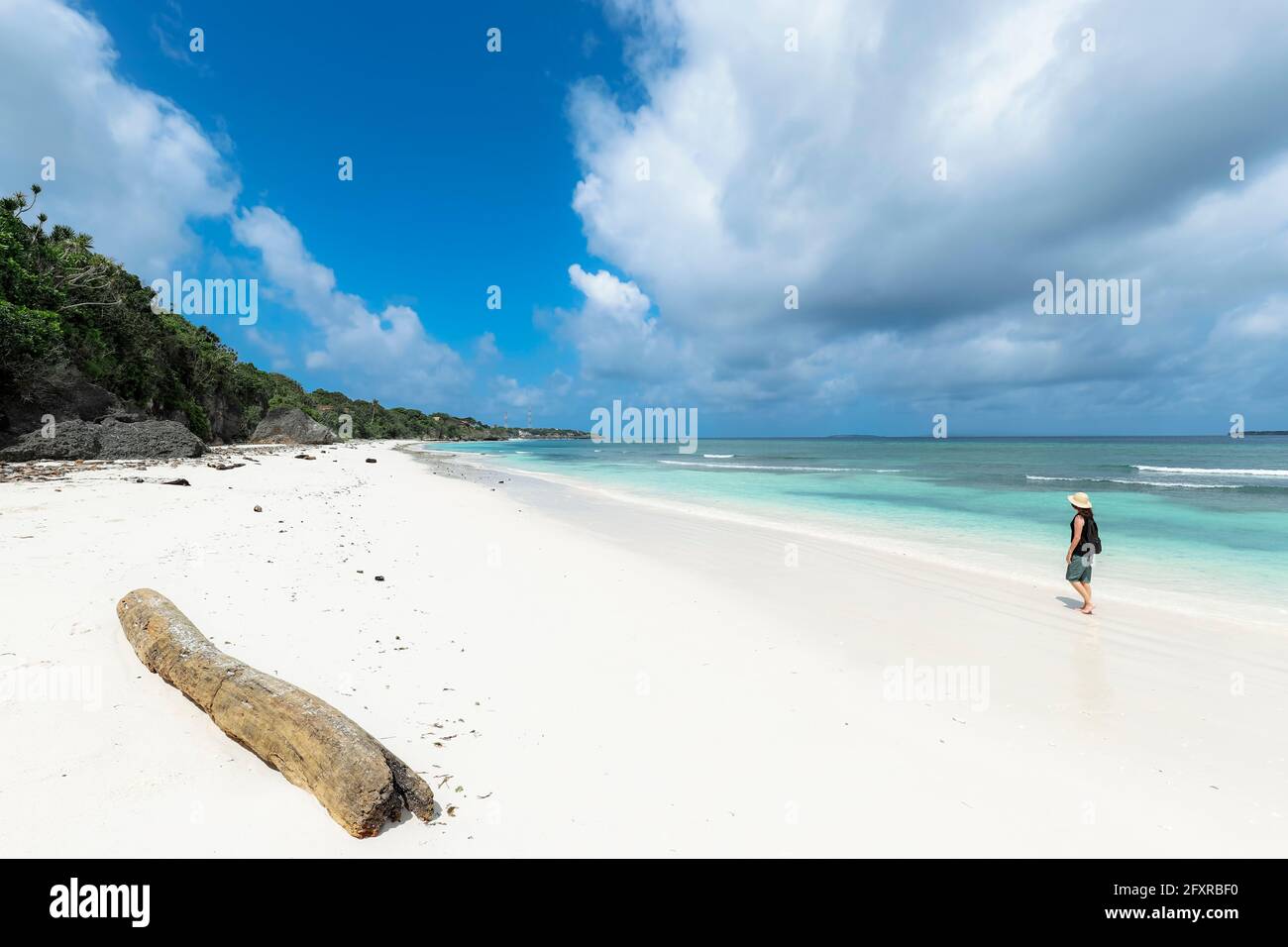 Feiner weißer Sand am Bira Beach in diesem Ferienort im äußersten Süden, 190 km von Makassar, Tanjung Bira, Sulawesi, Indonesien, Südostasien, Asien Stockfoto