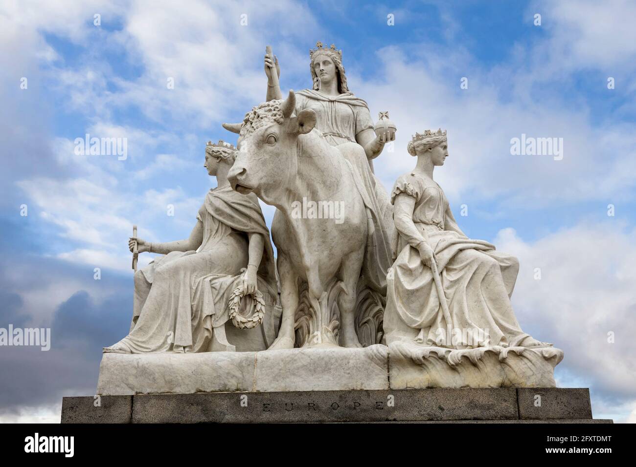 Europa-Gruppenstatue von Patrick MacDowell Teil des Albert Memorial, Kensington Gardens, London, England, Großbritannien Stockfoto