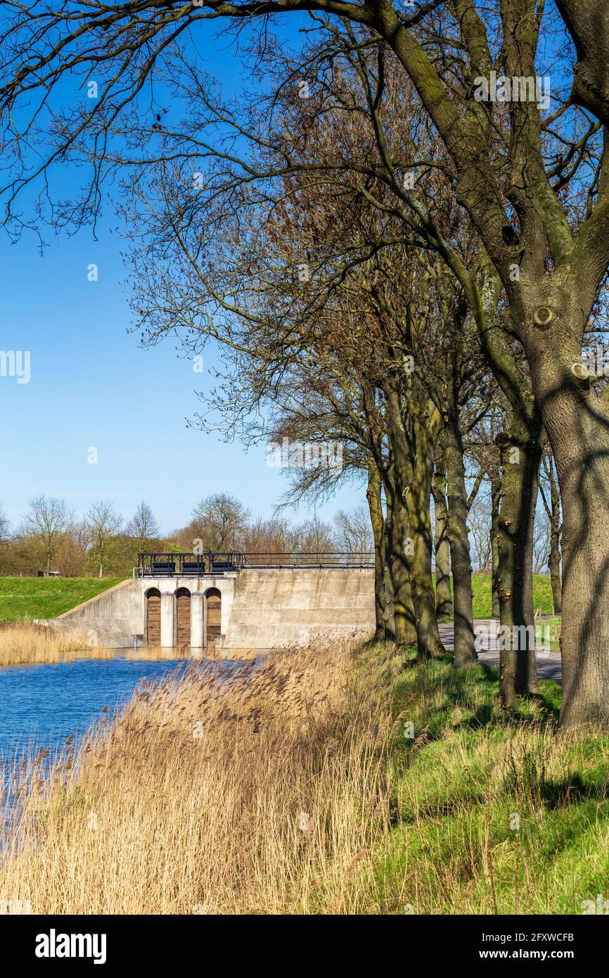 Historische Schleuse Fort Everdingen in den Niederlanden Stockfoto