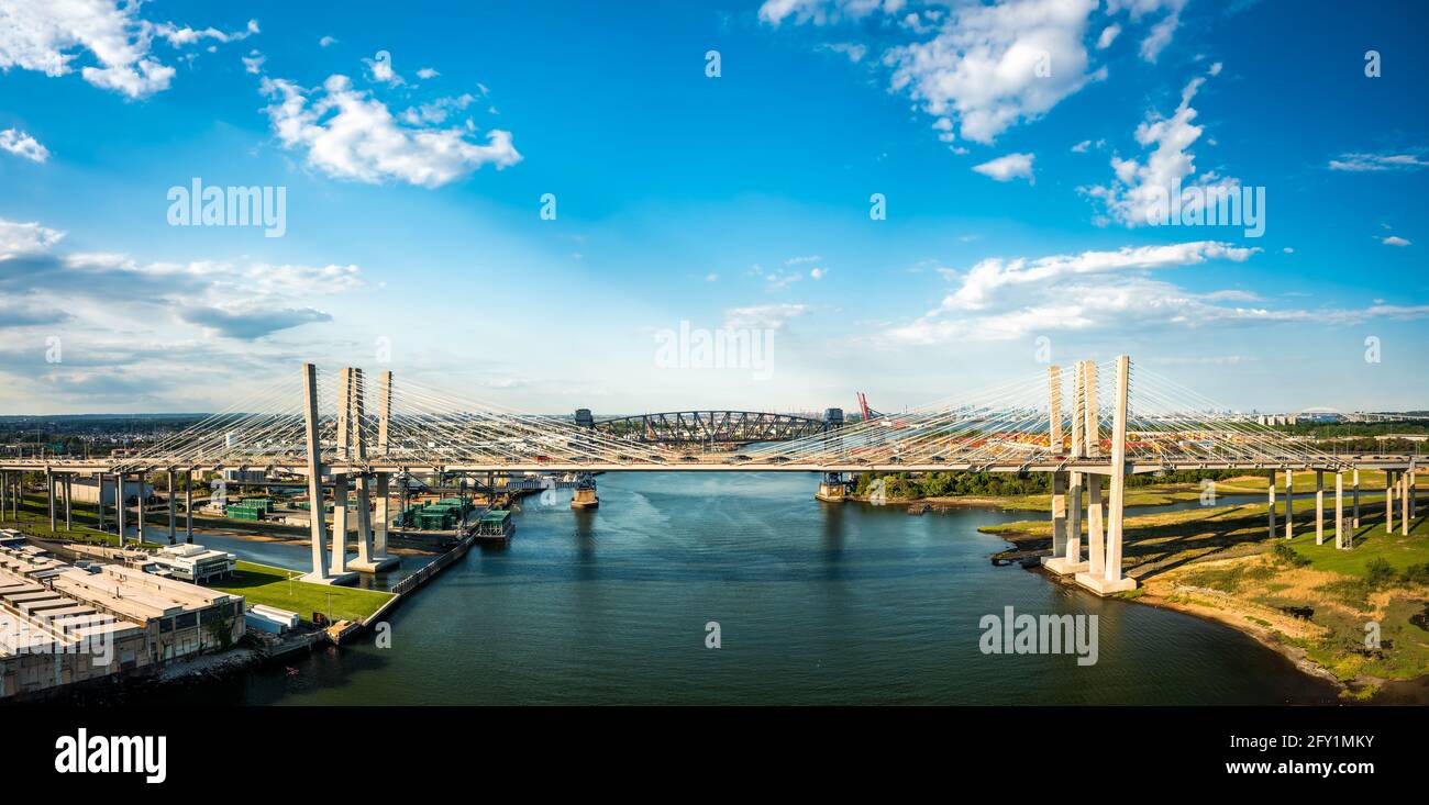 Luftpanorama der New Goethals Bridge Stockfoto