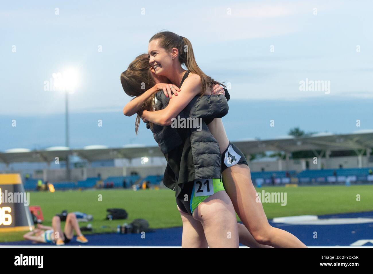 MANCHESTER, GROSSBRITANNIEN. MAI. Izzy Fry nach dem Gewinn der 5000 Meter während der Manchester Invitational Athletics Veranstaltung in SportCity, Manchester am Donnerstag, 27. Mai 2021. (Kredit: Pat Scaasi, Mi News) Kredit: MI Nachrichten & Sport /Alamy Live Nachrichten Stockfoto