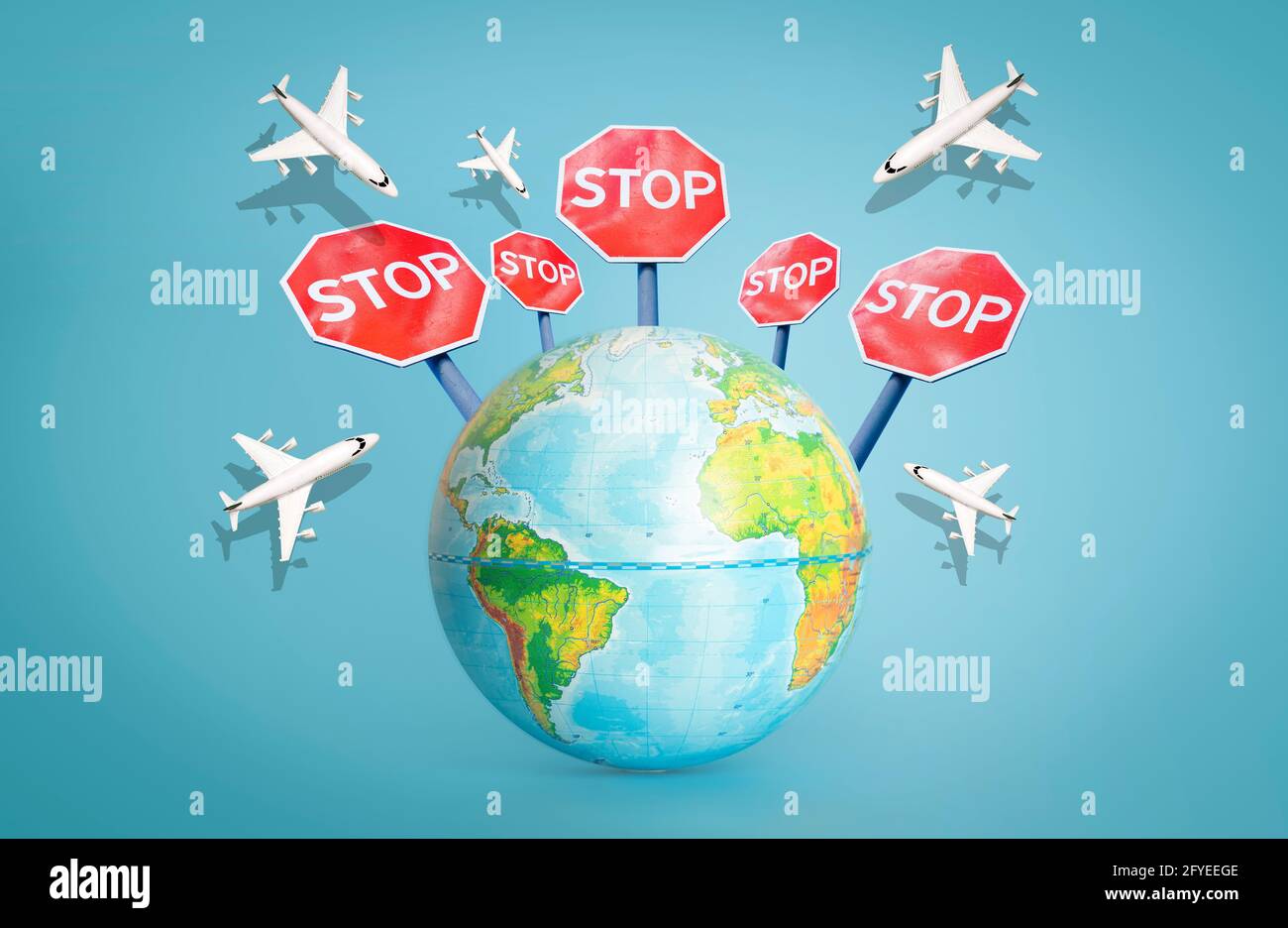 Flugverbot und geschlossene Grenzen für Touristen und Reisende. Konzept der Flugverbotszone. Flugzeug im Flug mit Stoppschild. Hochwertige Fotos Stockfoto