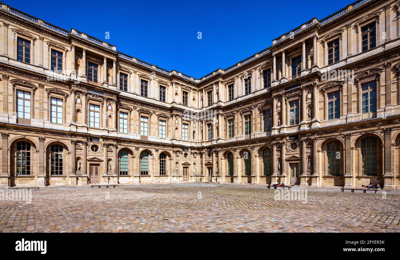 FRANKREICH. PARIS (75) LOUVRE MUSEUM. COUR CARREE Stockfoto