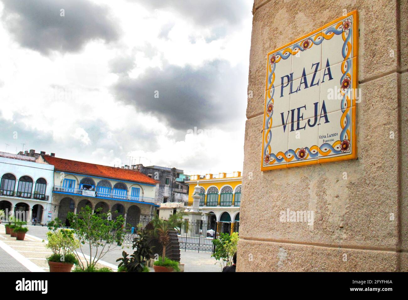 Alter Platz, Plaza Vieja, Straßenszene, Habana Vieja, Havanna, Kuba, América Stockfoto