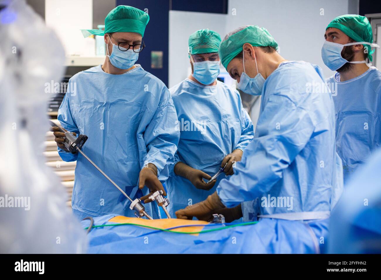 Bildgeführte robotische konservative Nierenchirurgie unterstützt durch 3D-Modellierung, führt diese 3D-Modellierung der Niere mit ihrem Tumor die chirurgischen Schritte live, Stockfoto
