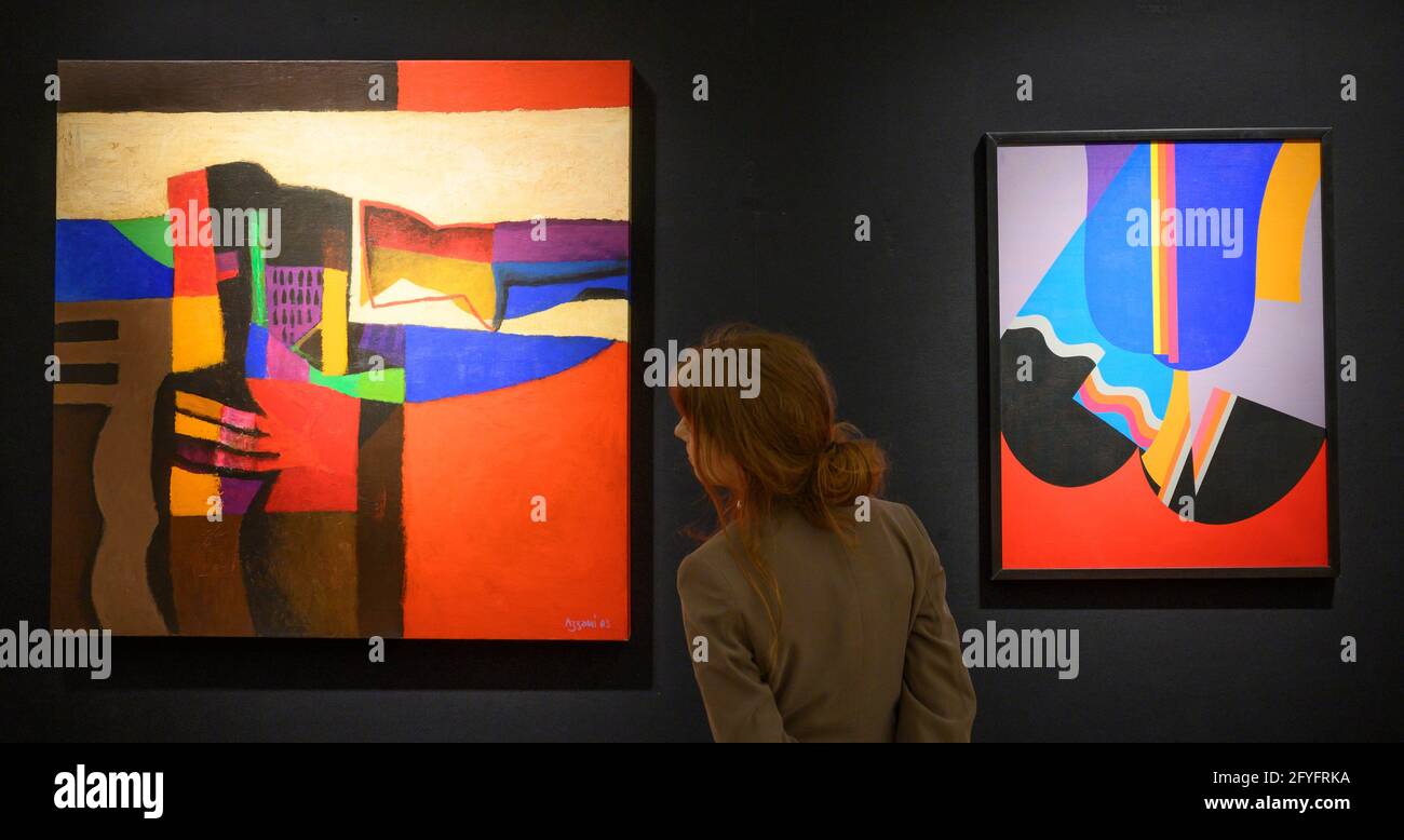 Bonhams, London, Großbritannien. 28 Mai 2021. Bonhams Moderne und zeitgenössische Kunst des Nahen Ostens, einschließlich Baghdadiyat, Verkaufsvorschau. Der Verkauf findet am 2. Juni 2021 statt. Bild (links): Dia Azzawi (Irak, geboren 1939). Improvisation II, Schätzung: £20,000-30,000; (rechts): Mohamed Melehi (Marokko, 1936-2020). Ohne Titel, Schätzung: £15,000-25,000. Quelle: Malcolm Park/Alamy Live News. Stockfoto