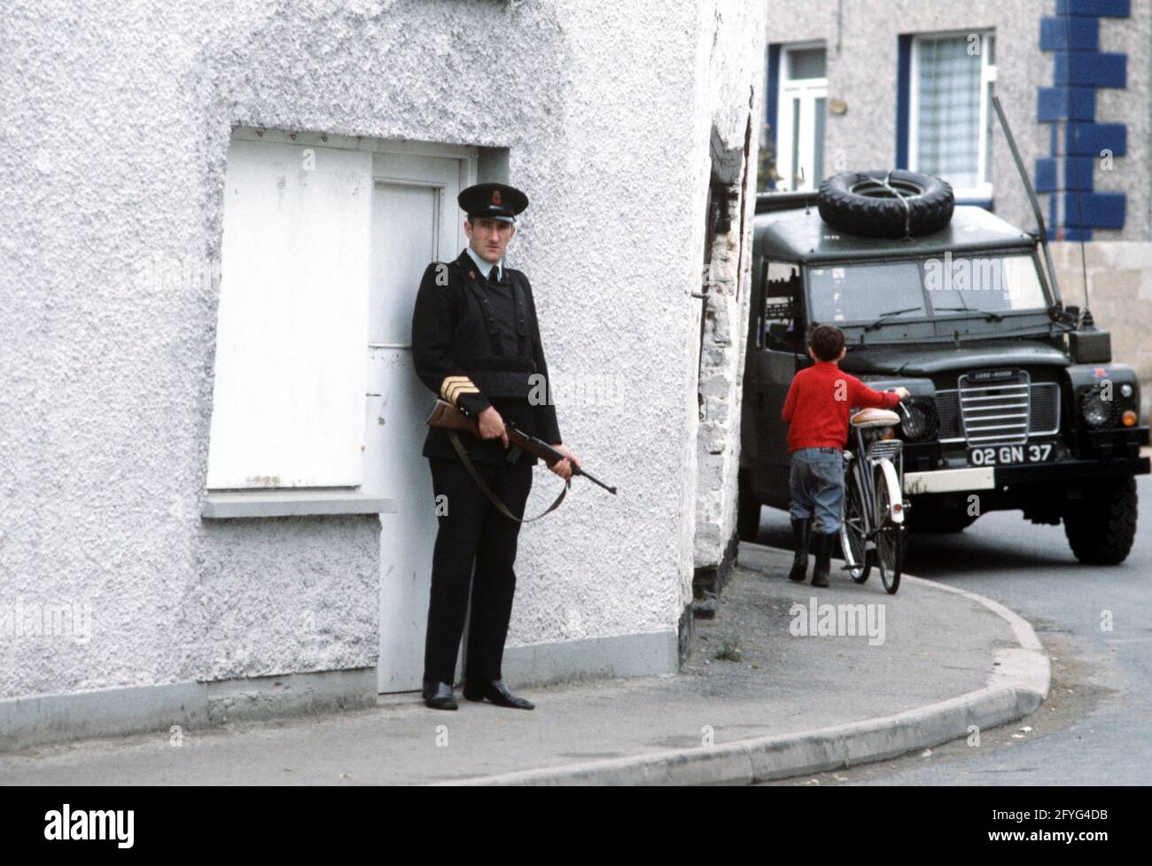 COUNTY TYRONE, GROSSBRITANNIEN. SEPTEMBER 1978. RUC auf Grenzpatrouille im Dorf Clady, County Tyrone, Nordirland, während der Unruhen, 1970er Jahre Stockfoto