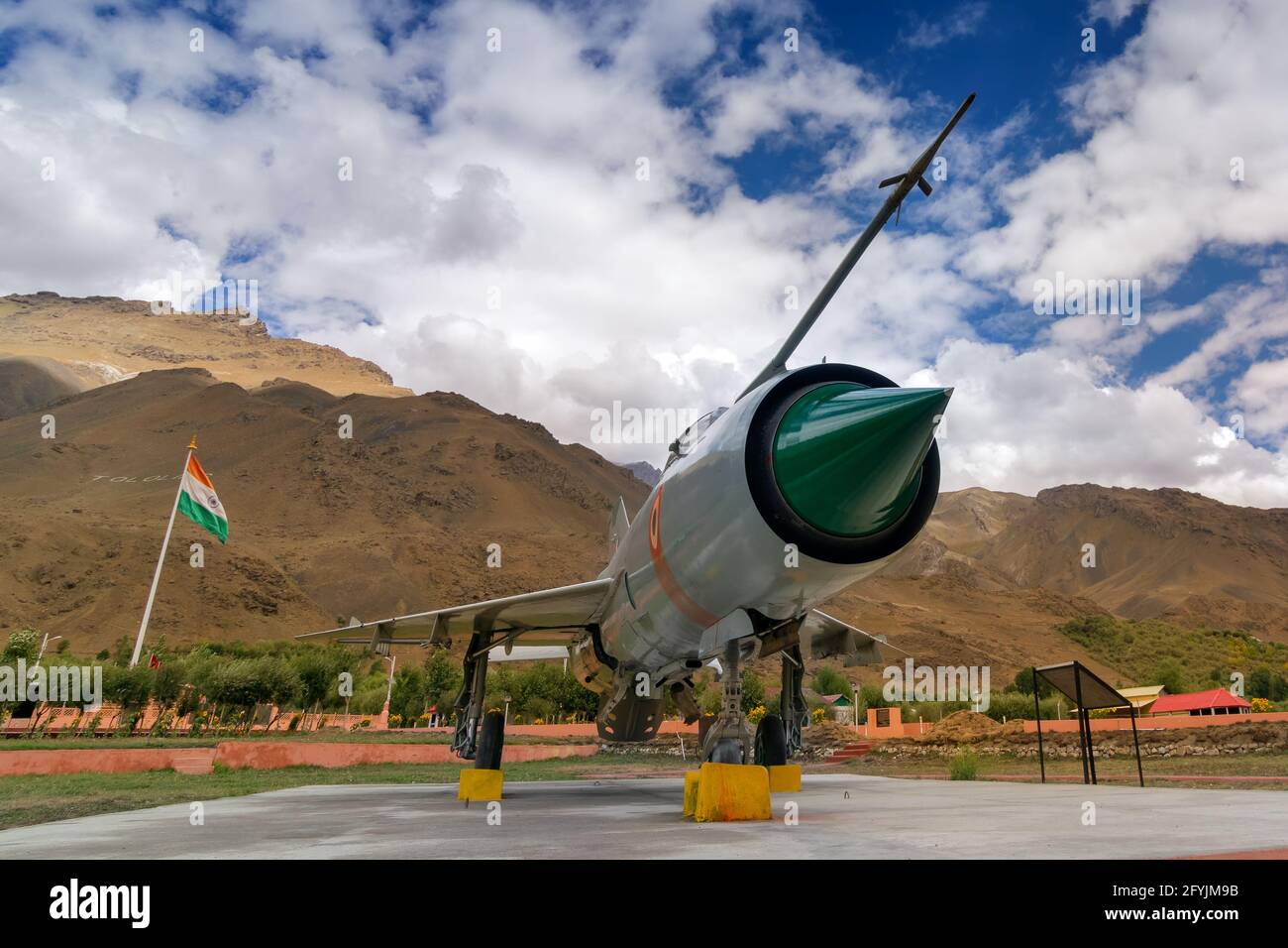 KARGIL, JAMMU UND KASCHMIR / INDIEN - 1. SEPTEMBER 2014 : MIG-21 Kampfflugzeug Indiens im Kargil-Krieg 1999 zwischen Pakistan und Indien. Stockfoto