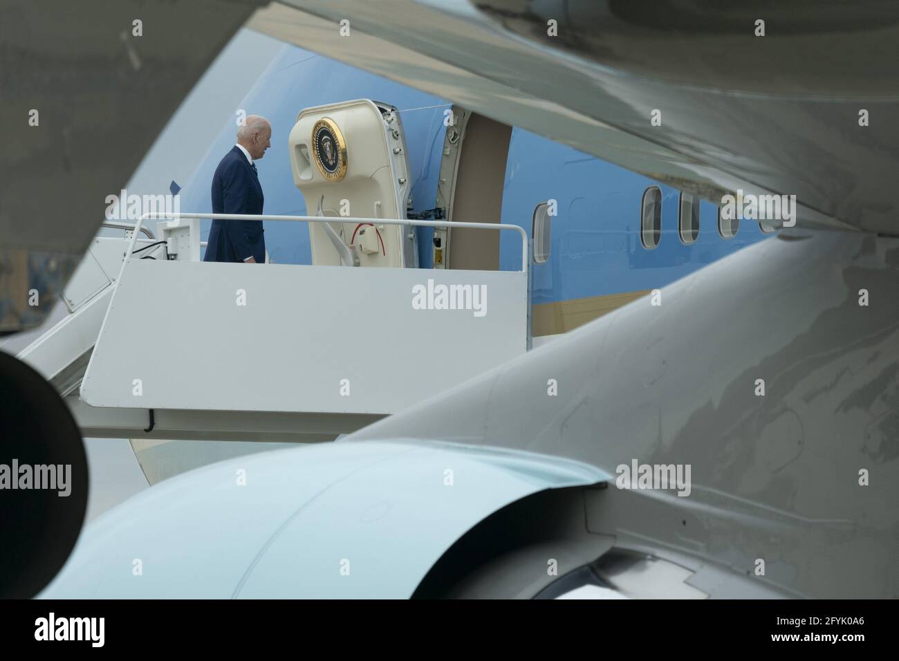 Präsident Joe Biden ist an der Spitze der Air Force One der Joint Base Andrews, um am Freitag, den 28. Mai 2021, auf der Joint Base Langley-Eustis in Virginia eine Rede zu halten. Foto von Chris Kleponis/UPI Kredit: UPI/Alamy Live News Stockfoto