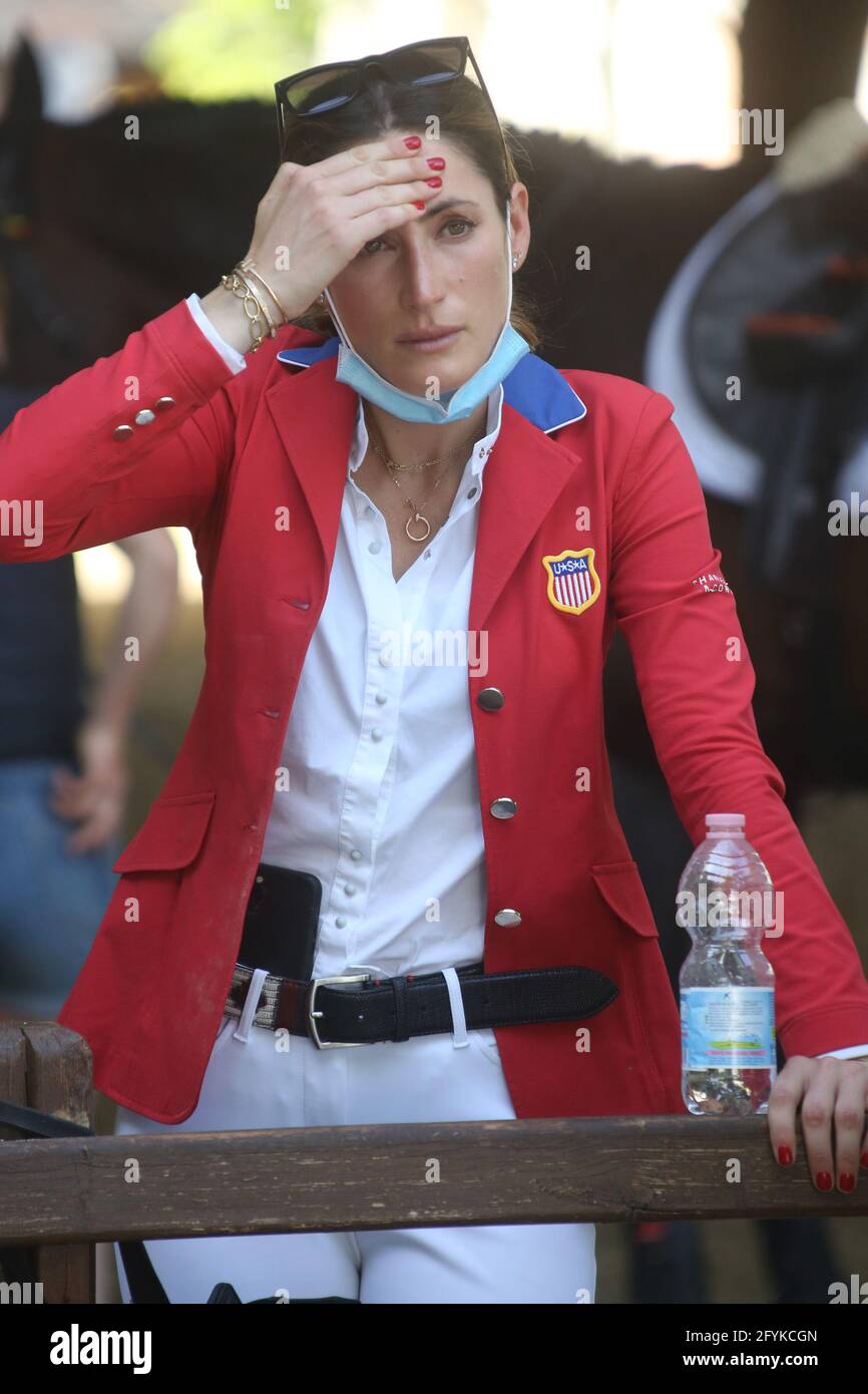 Rom, Italien. Mai 2021. ROM, Italien - 28.05.2021: Jessica Rae Springsteen auf der Piazza di Siena in Rom, Villa Borghese, ist eine amerikanische Reiterin. Die Tochter der Musiker Bruce Springsteen und Patti Scialfa ist eine Meisterpilotin im Springreiten, die das United States Equestrian Team im internationalen Wettbewerb vertrat. Jessica wird an den Olympischen Spielen 2021 in Tokio teilnehmen. Kredit: Unabhängige Fotoagentur/Alamy Live Nachrichten Stockfoto