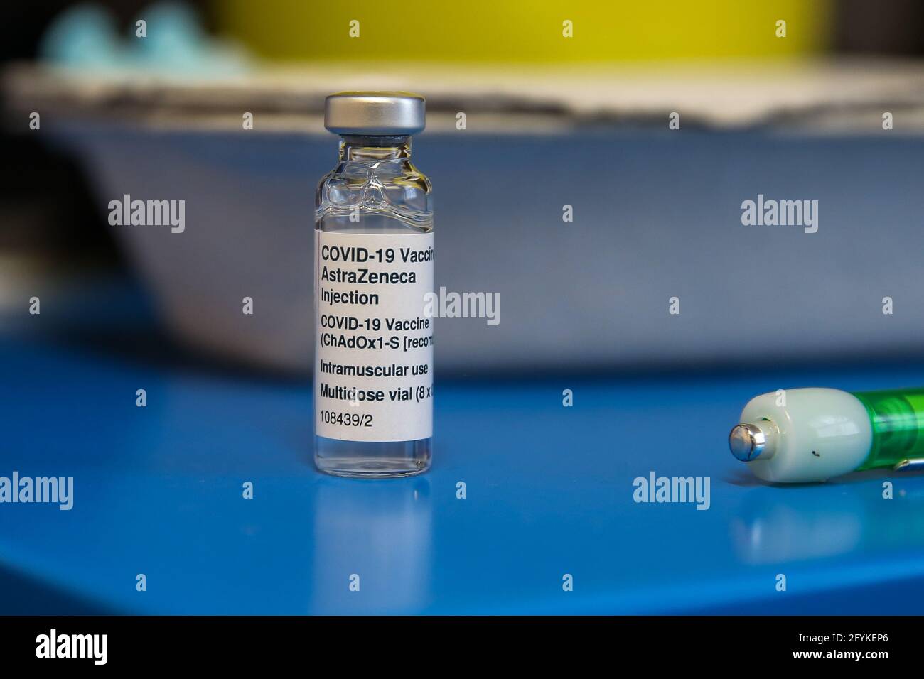 London, Großbritannien. Mai 2021. Eine Ampulle mit dem Impfstoff Oxford/AstraZeneca Covid-19, die in einem Impfzentrum in London gesehen wurde. Quelle: Dinendra Haria/SOPA Images/ZUMA Wire/Alamy Live News Stockfoto