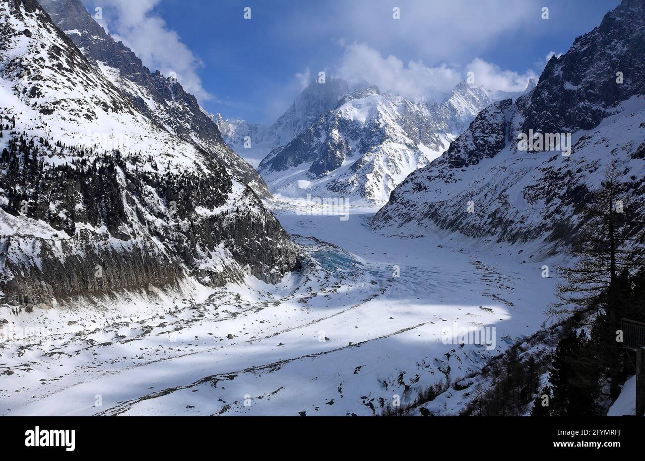 FRANKREICH. HAUTE-SAVOIE (74) EISGROTTE IM VALLEE BLANCHE (WEISSES TAL) Stockfoto