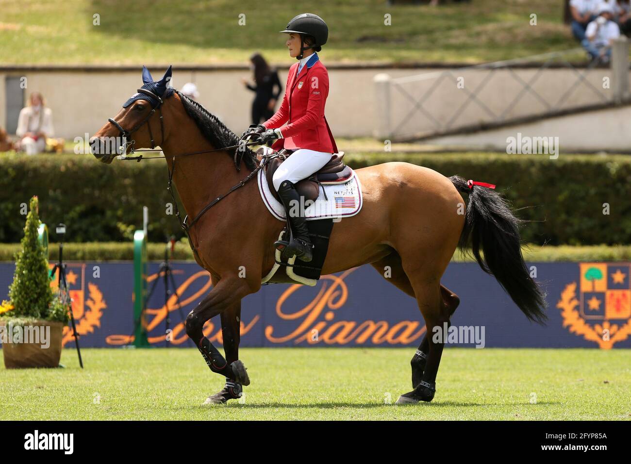 Rom, Italien. Mai 2021. Jessica Springsteen (USA) führt RMF Zecilie während des Kleinen Gran Prix beim 88. CSIO 5* Master D'Inzeo auf der Piazza di Siena am 19. Mai 2021 in Rom, Italien, weiter. Jessica ist die Tochter von Bruce Springsteen (Foto: Giuseppe Fama/Pacific Press) Quelle: Pacific Press Media Production Corp./Alamy Live News Stockfoto